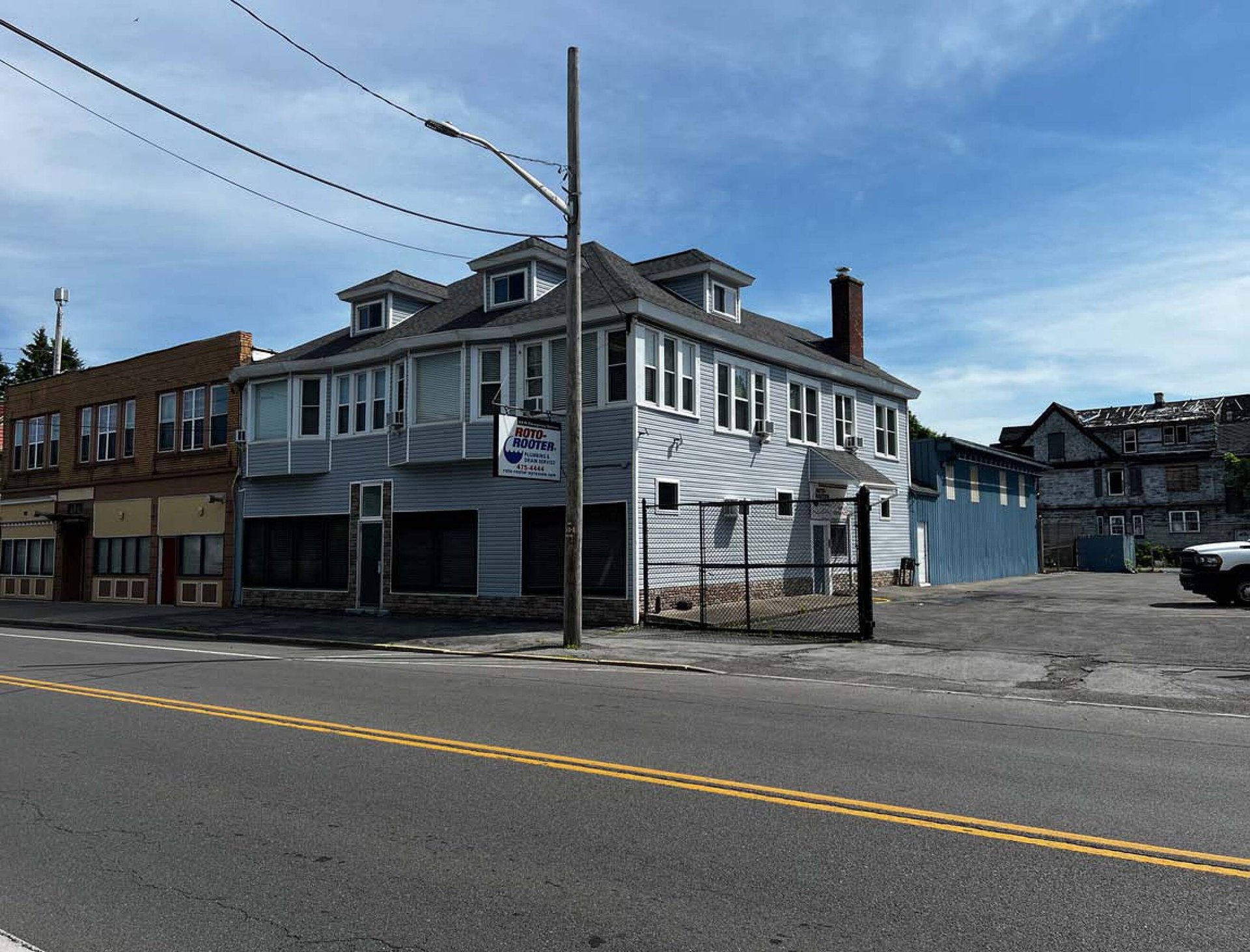 1909-1911 S Salina St