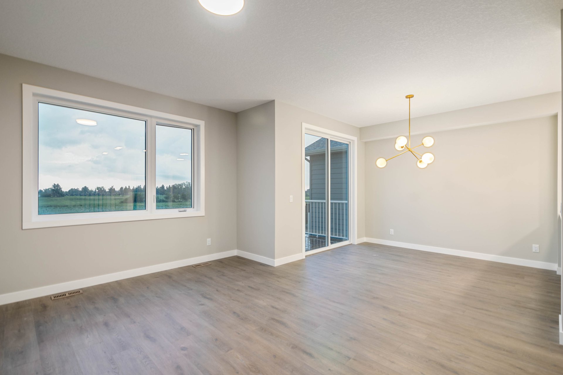 143 Belvedere Crescent SE