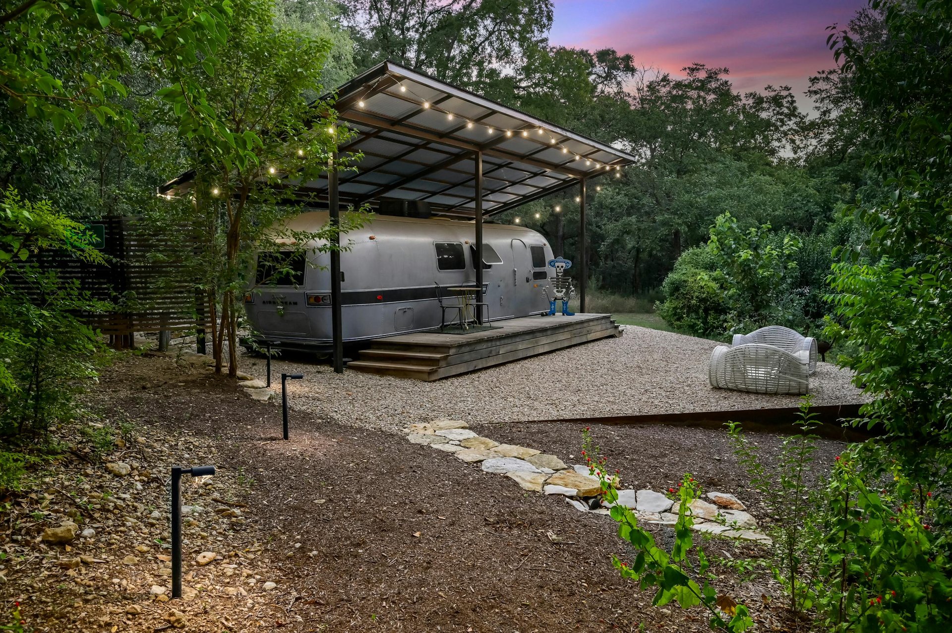 2212 River Hills Road 