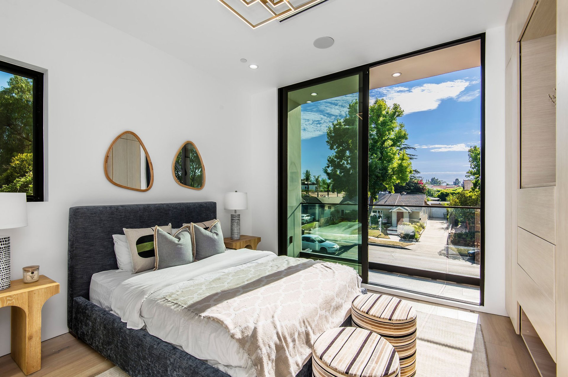 5132 Lindley Ave, Encino