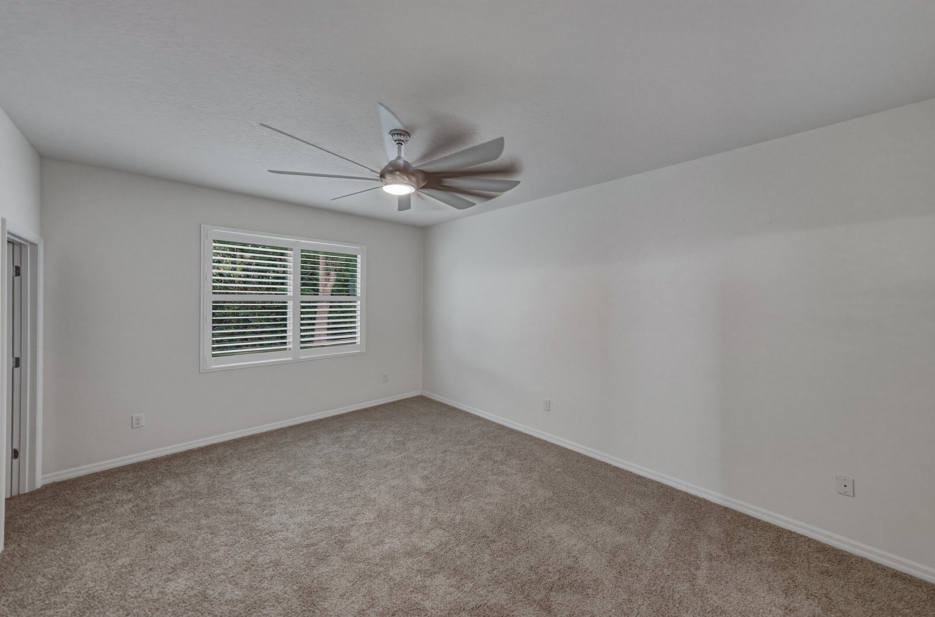 12322 EASTPOINTE DR