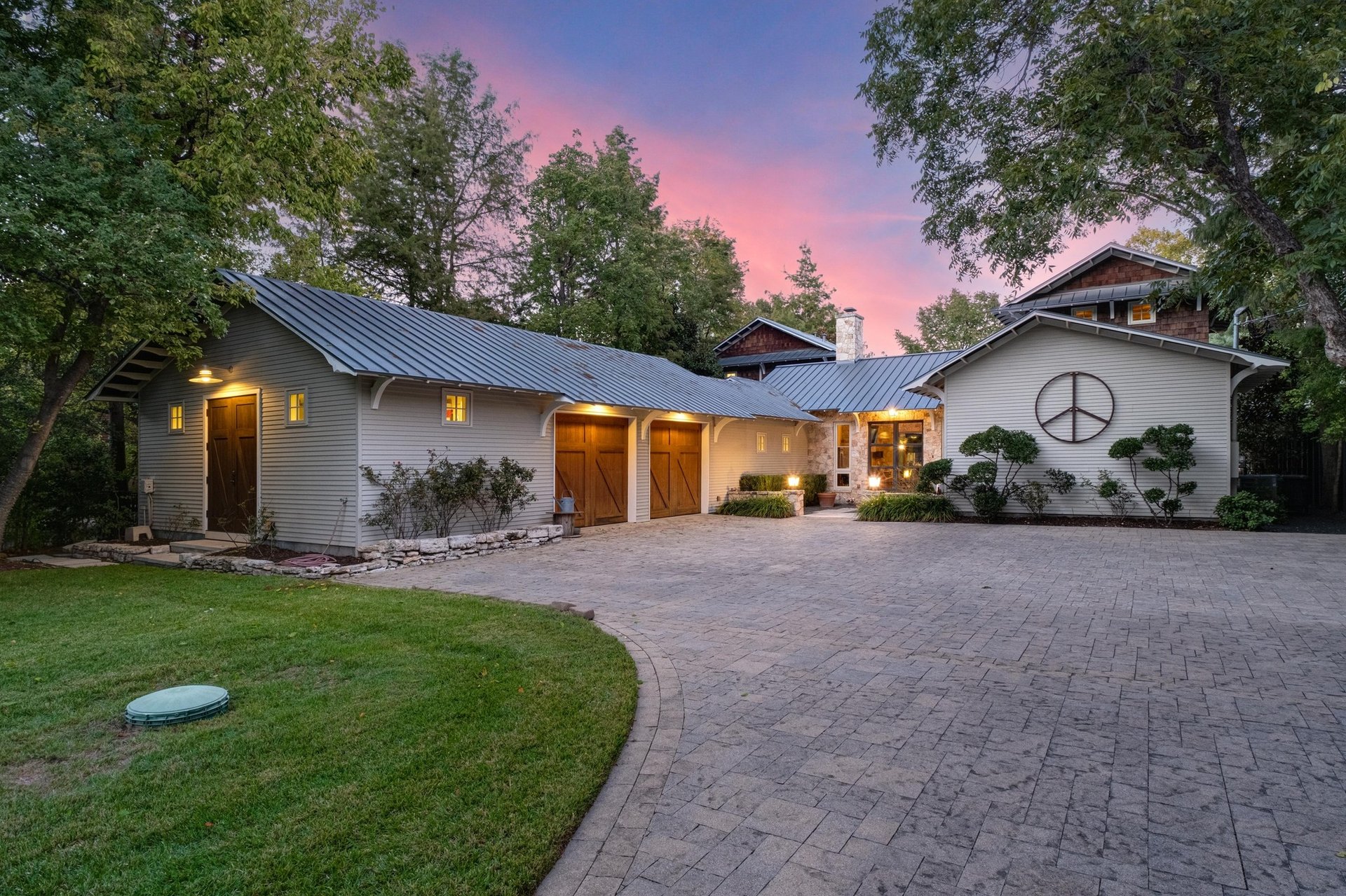 1406 Rockcliff Road