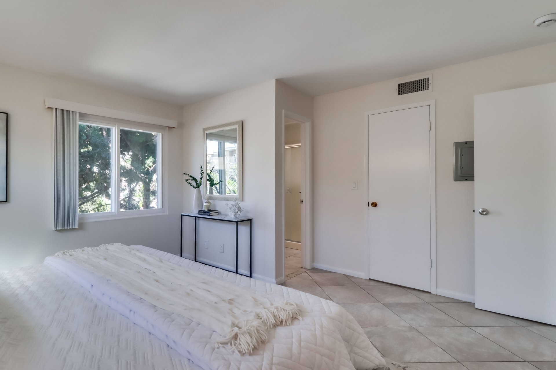 2244 2nd Ave Unit 25