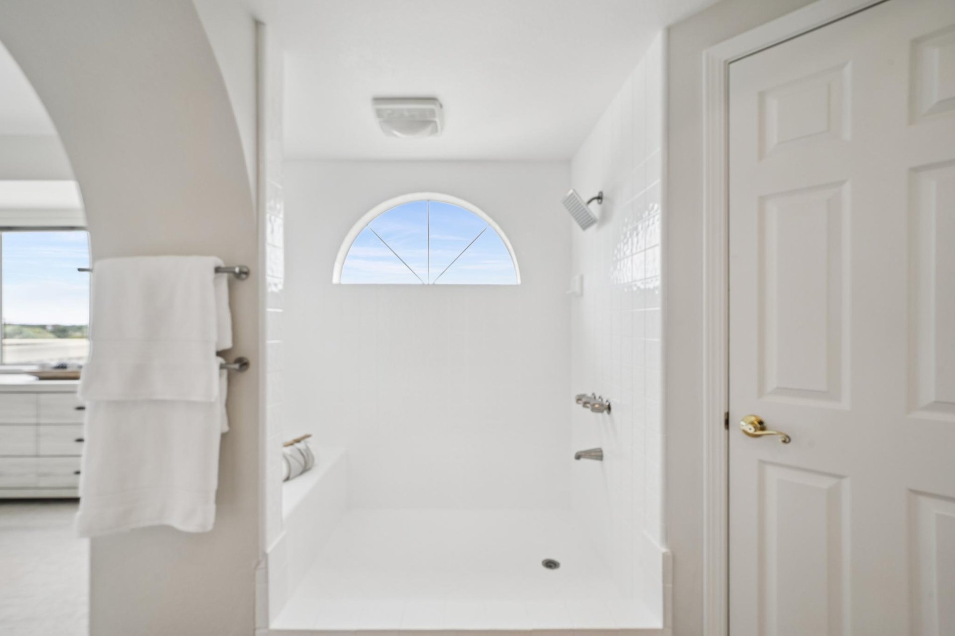 5075 Monaco Dr.