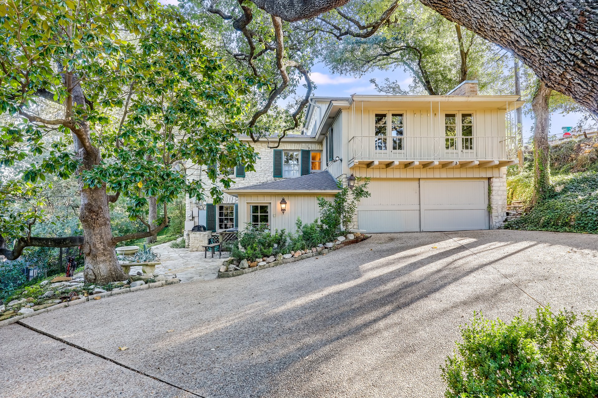 1511 Rainbow Bend