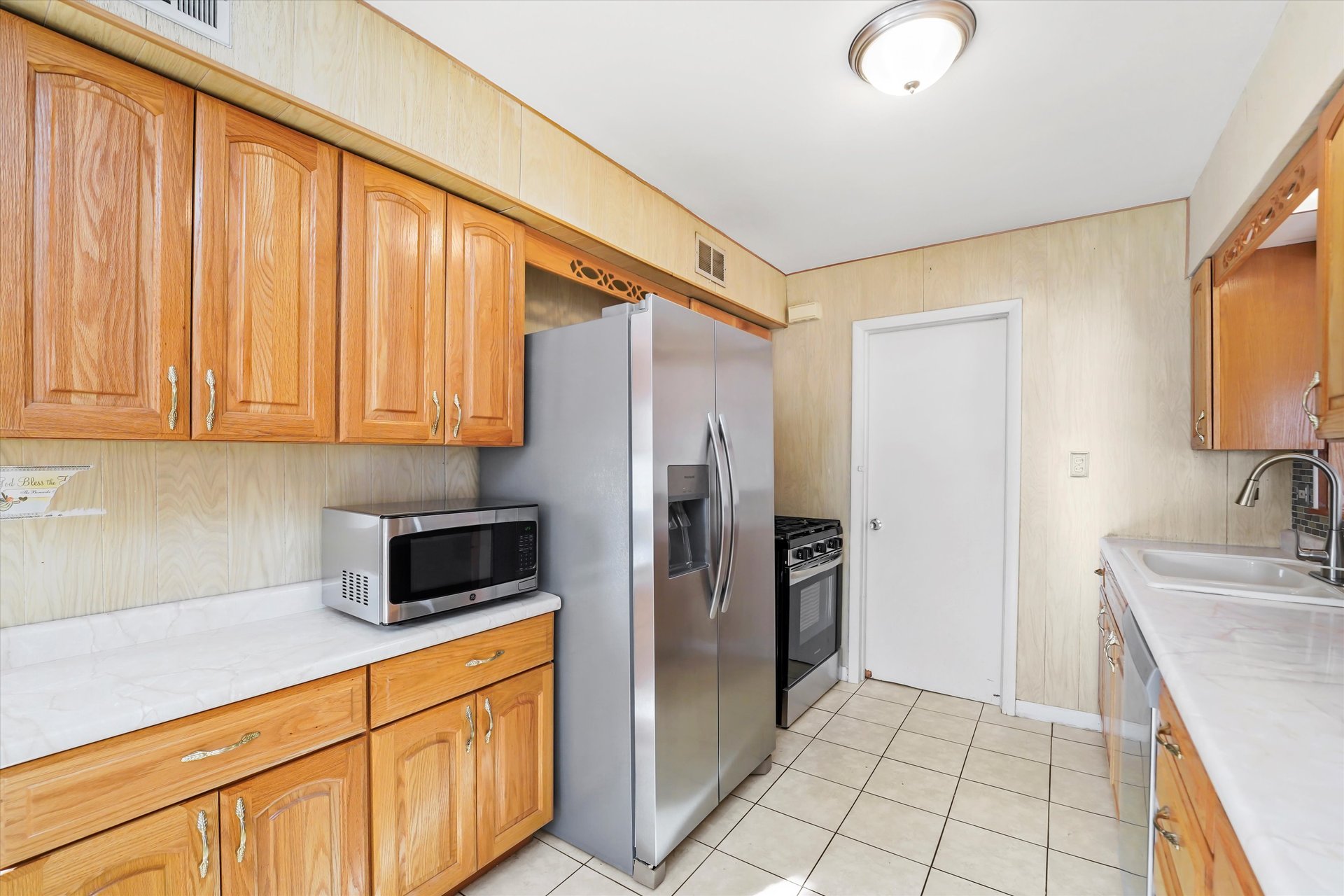 469 N. Wolf Rd., Northlake, IL 60164