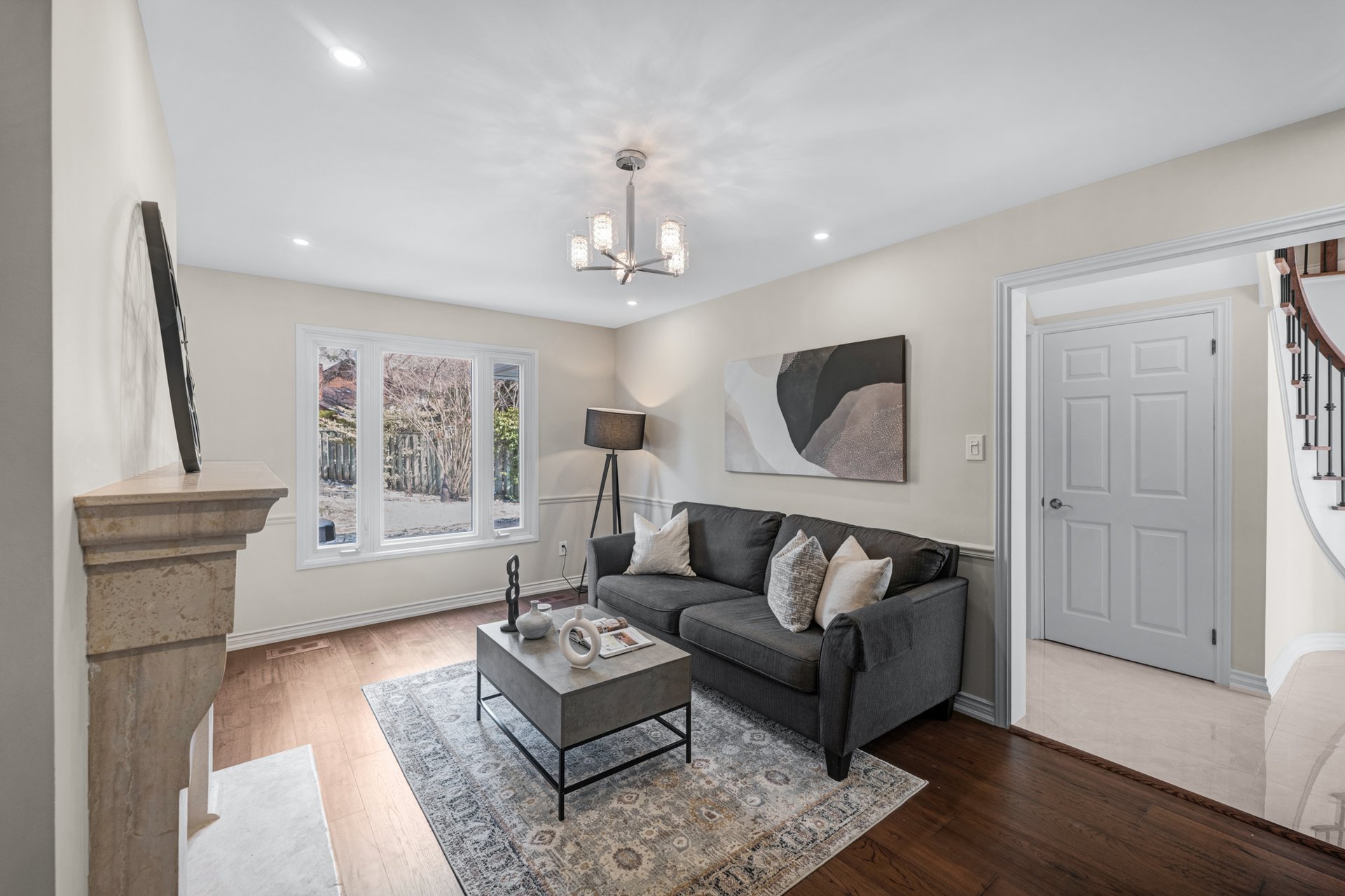1053 Red Pine Cres