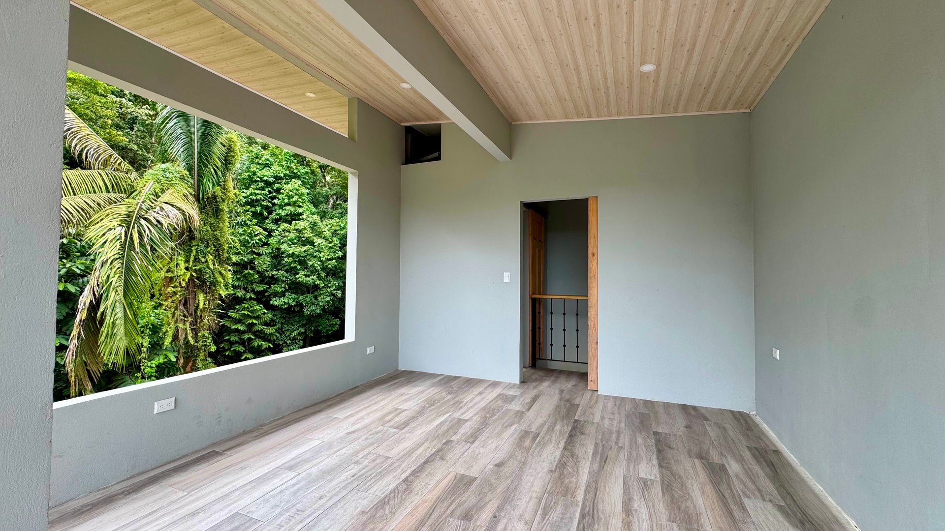 Investment Opportunity in Playa Hermosa – Fixer-Upper with Great Potential!