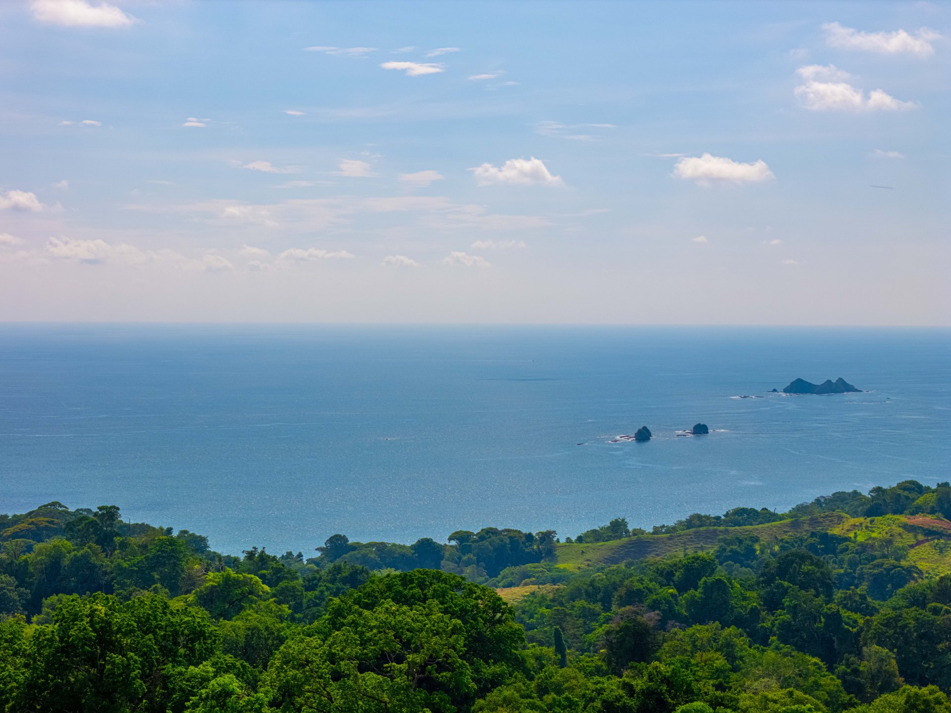 Luxury 4-Bed Home with Ocean & Jungle Views in Ojochal