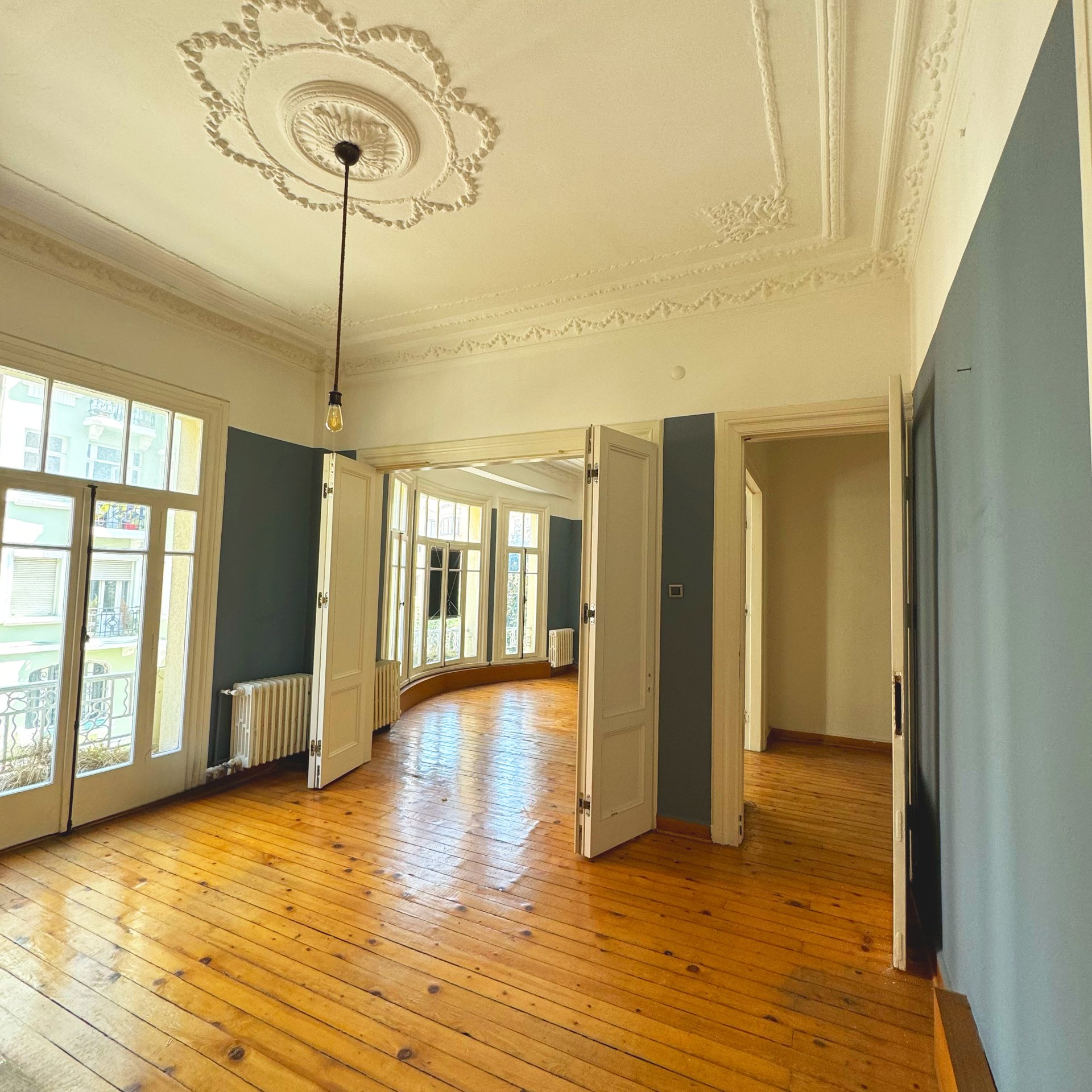 A 3+2 Cihangir flat in a Historical Apartment in Istanbul