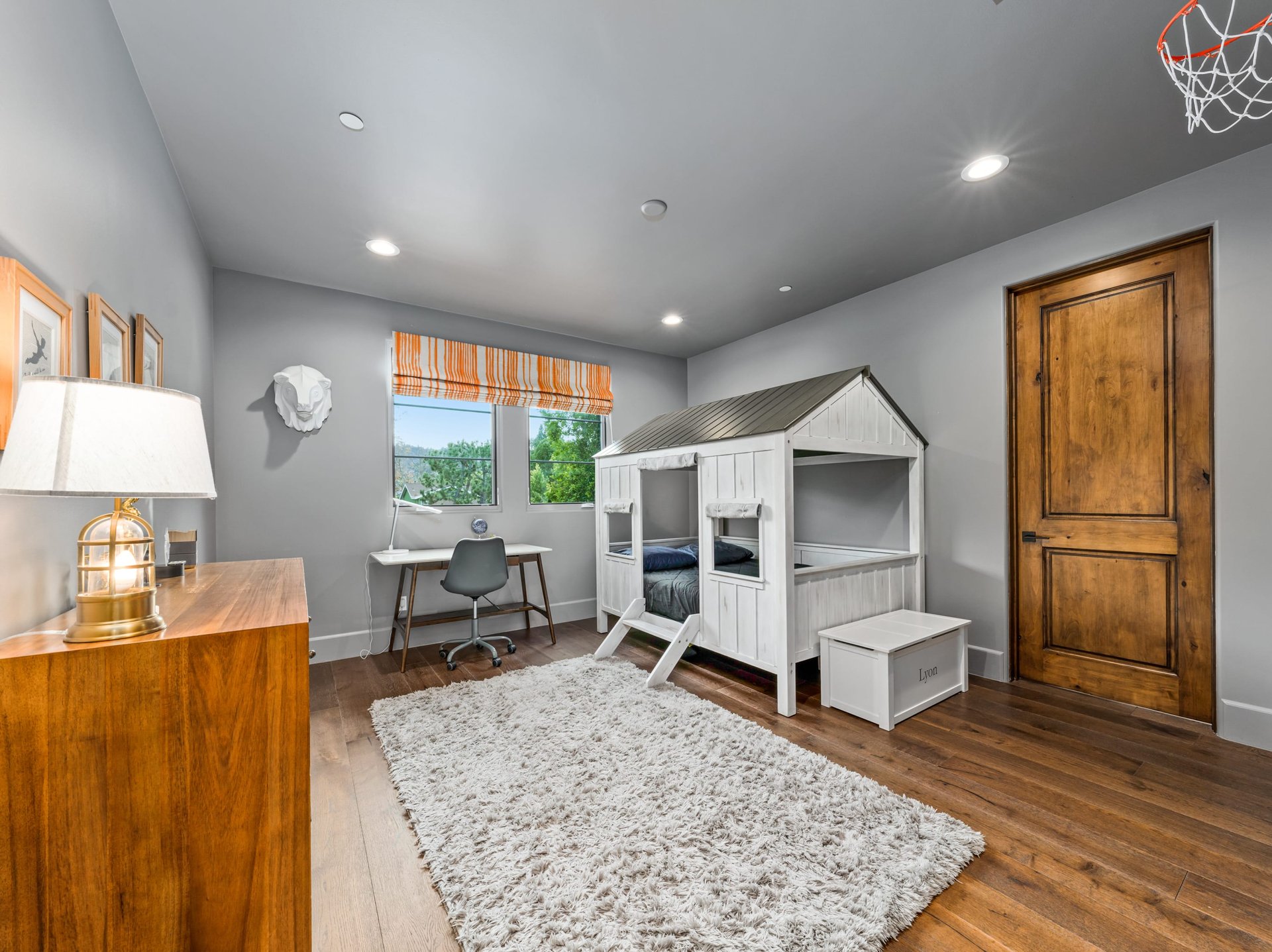 13031 Bloomfield St, Studio City