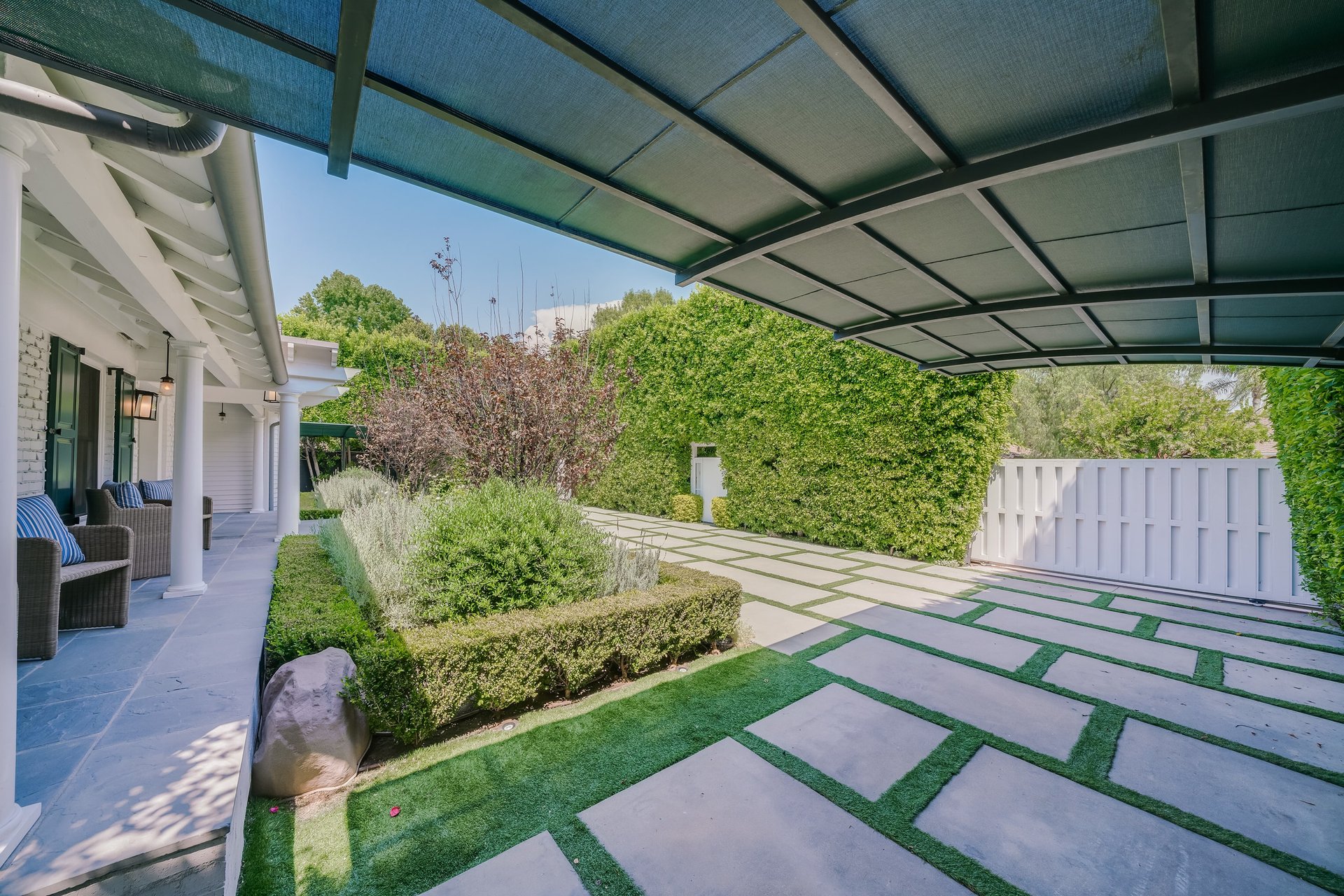 A Hampton's Vibe Traditional Home in Studio City 