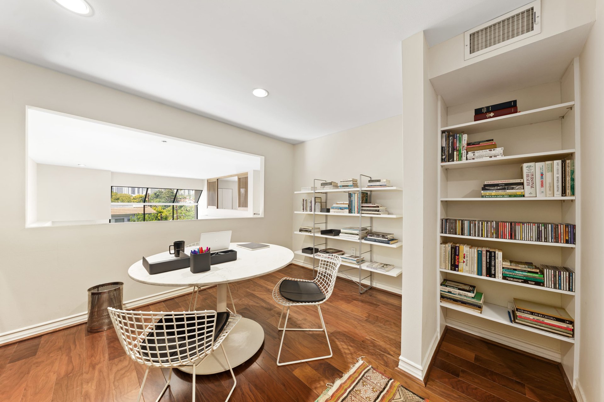 1520 S Beverly Glen Blvd #301, Westwood