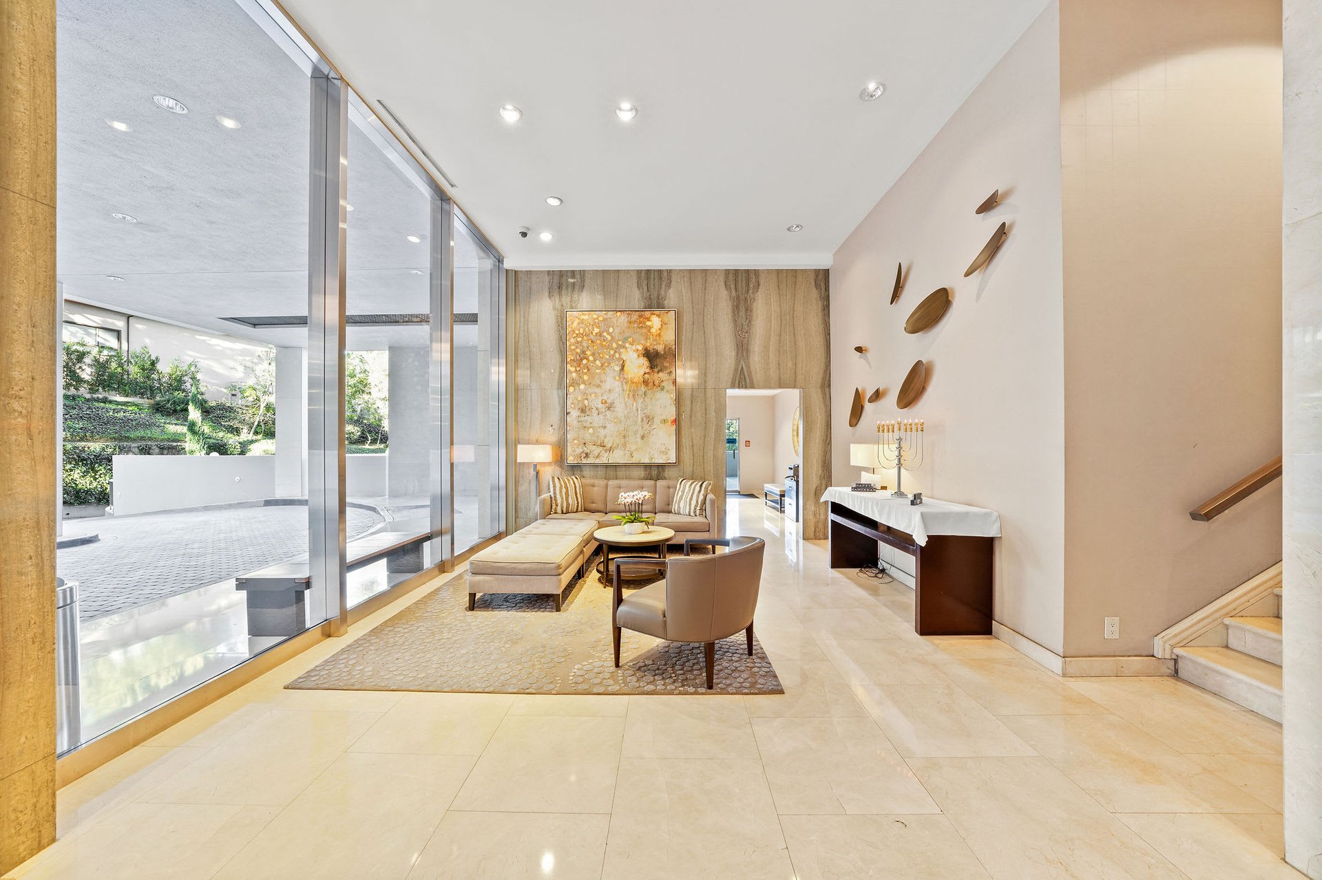 The Comstock #8A, Wilshire Corridor