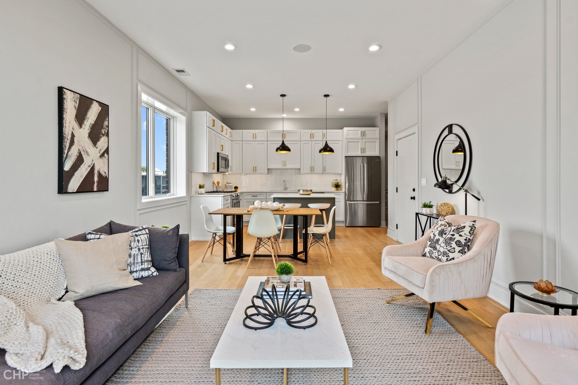 Private Roof Deck with City Views in Logan Square: 1717 Humboldt #3S