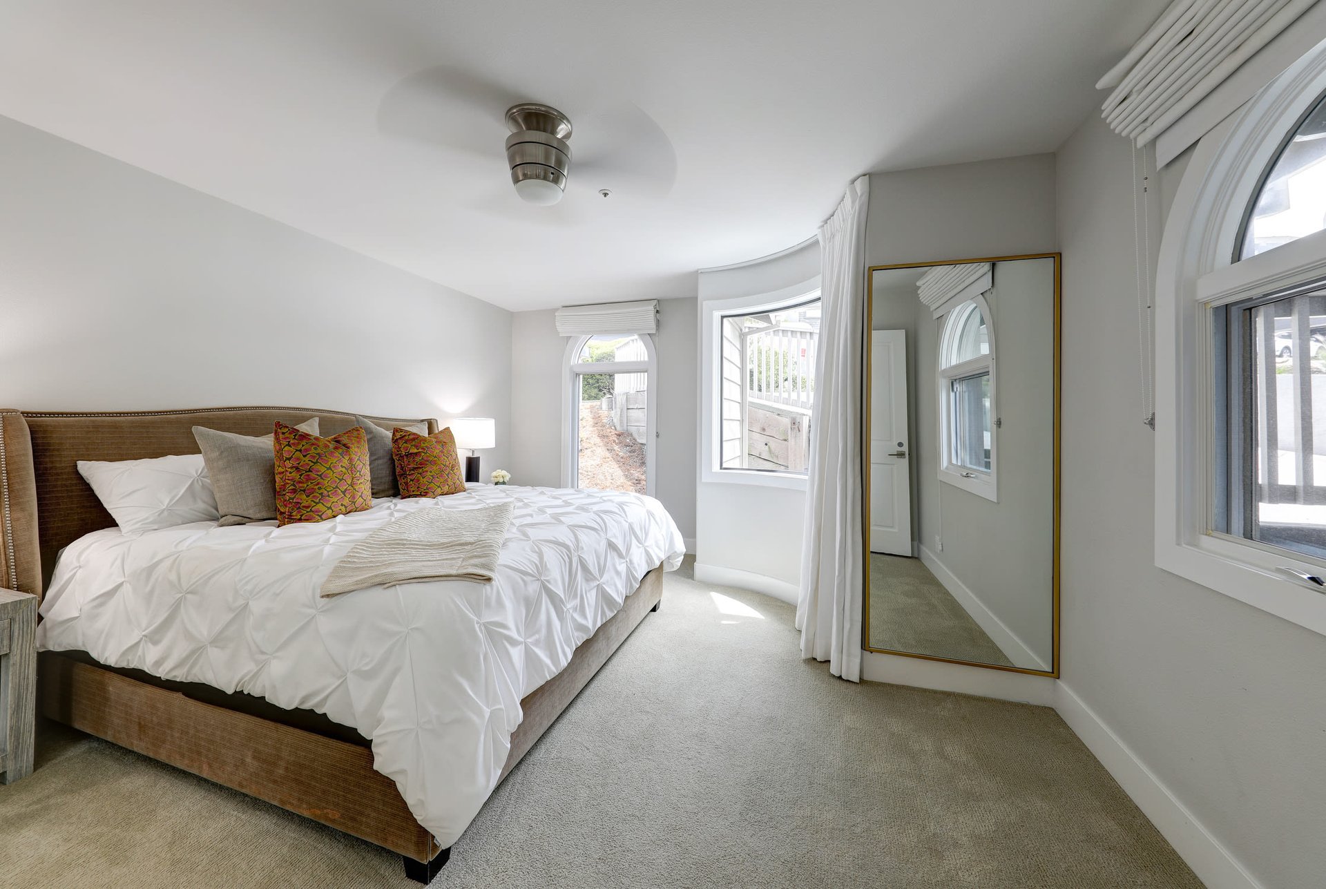 6 Mira Flores Lane