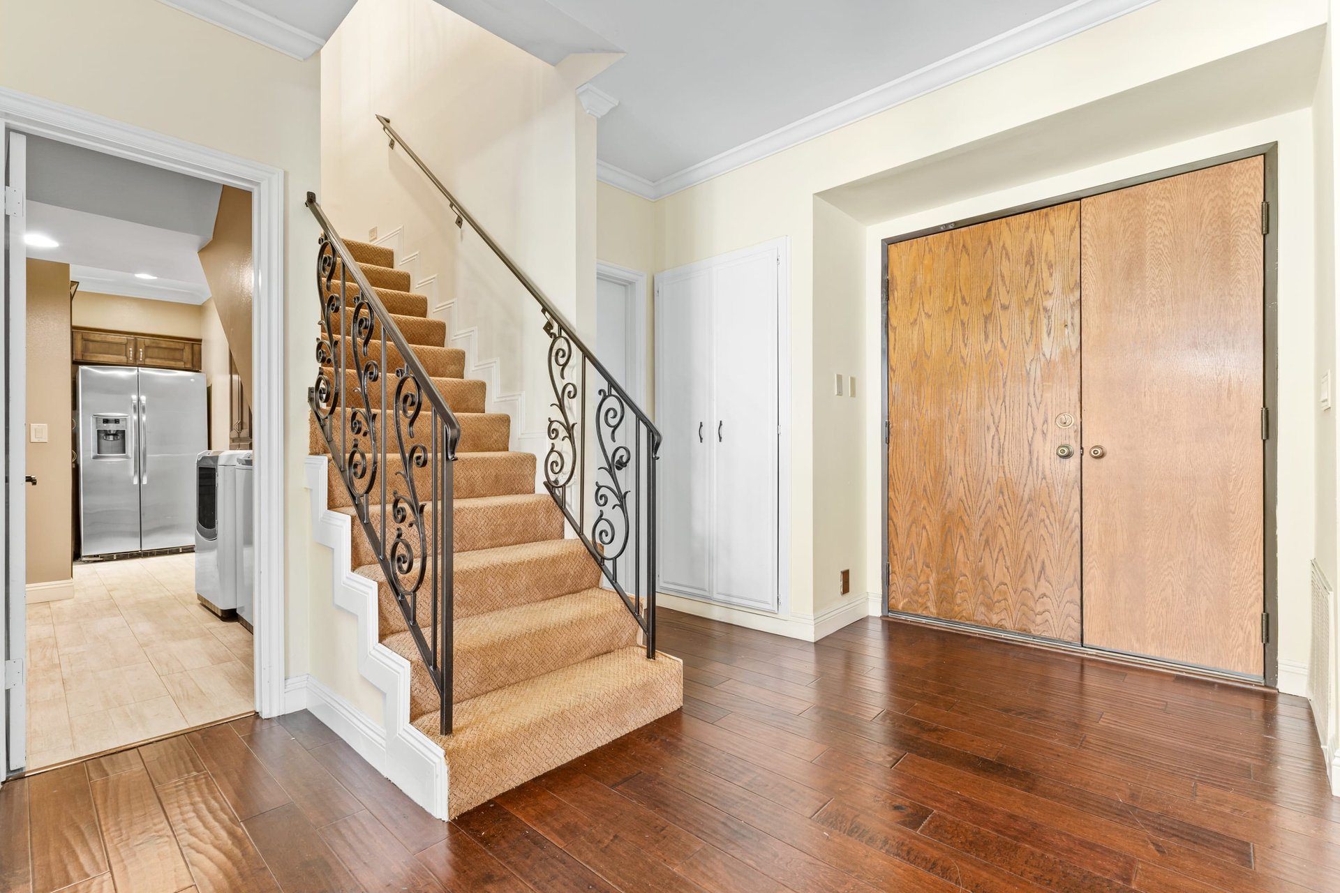 8712 Gregory Way #403, Pico-Robertson