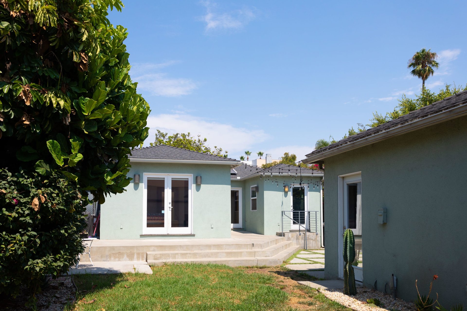Tranquil Light-Soaked Artist’s Home in Mar Vista