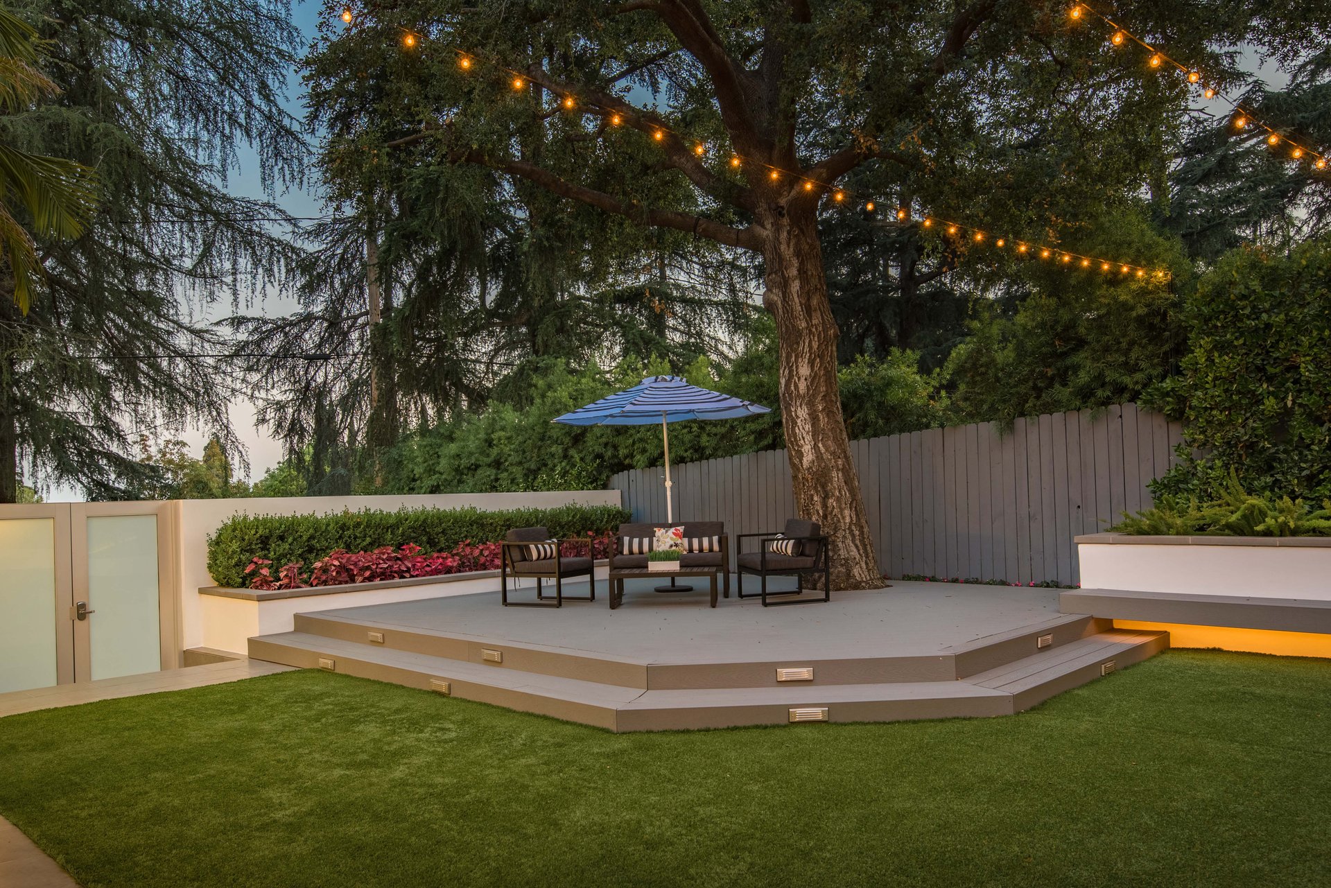 691 East Las Flores