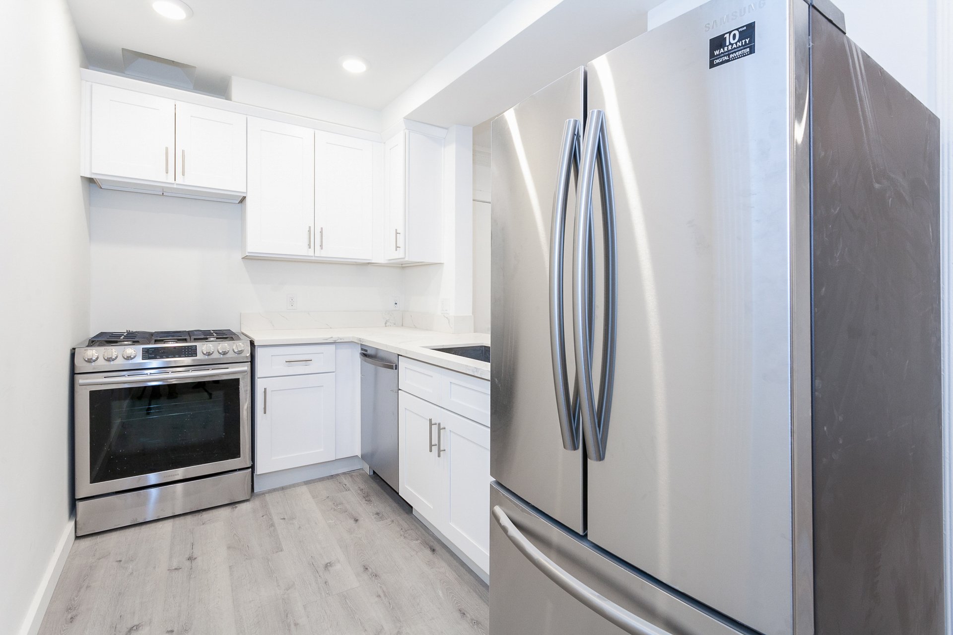 Remodeled Unit in Prime Beverly Hills