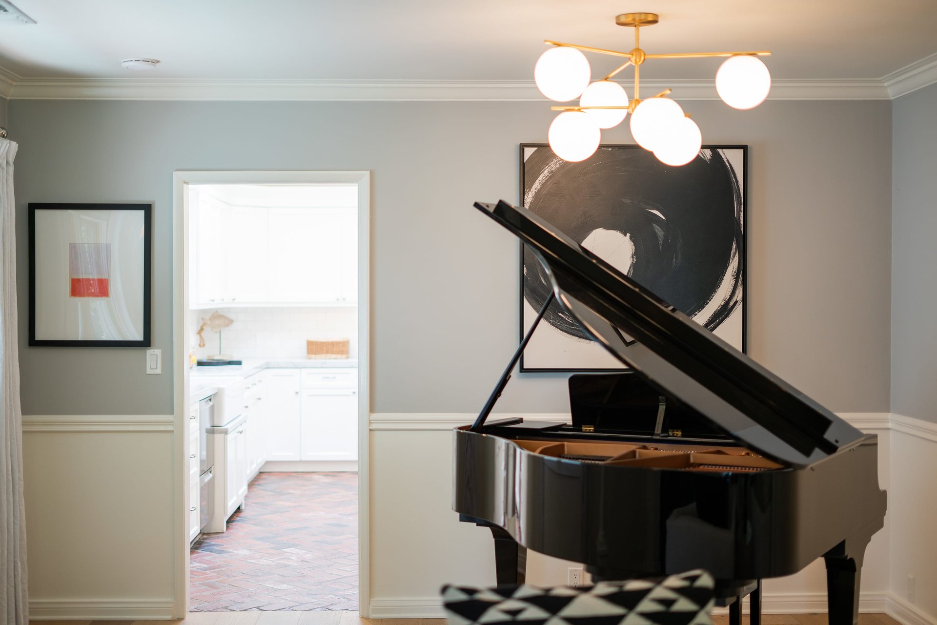 A Hampton's Vibe Traditional Home in Studio City 