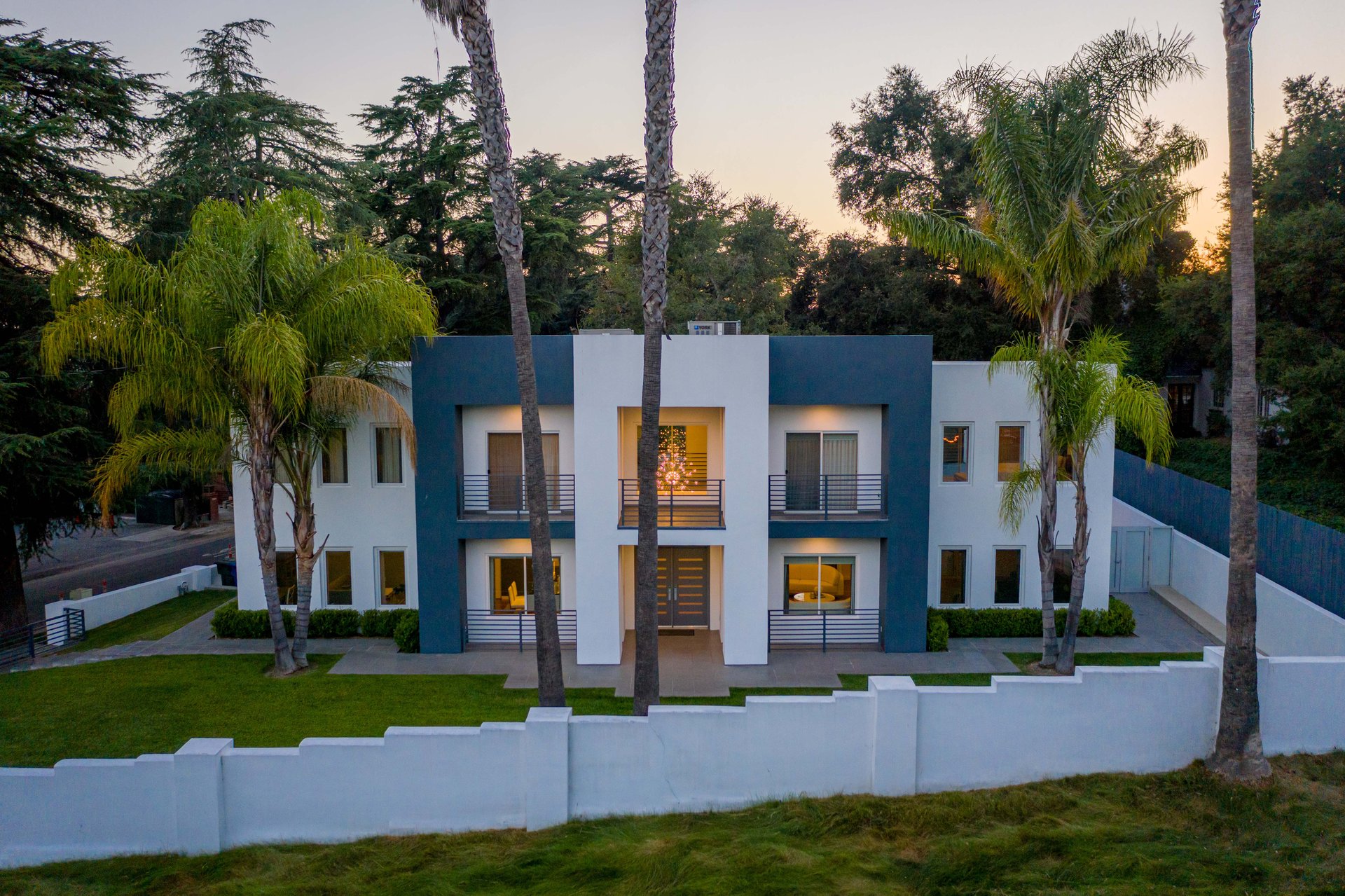 691 East Las Flores