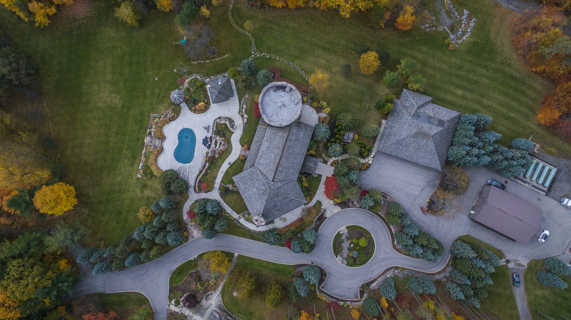 SOLD; Grand 'Dragonfly Hill' Estate