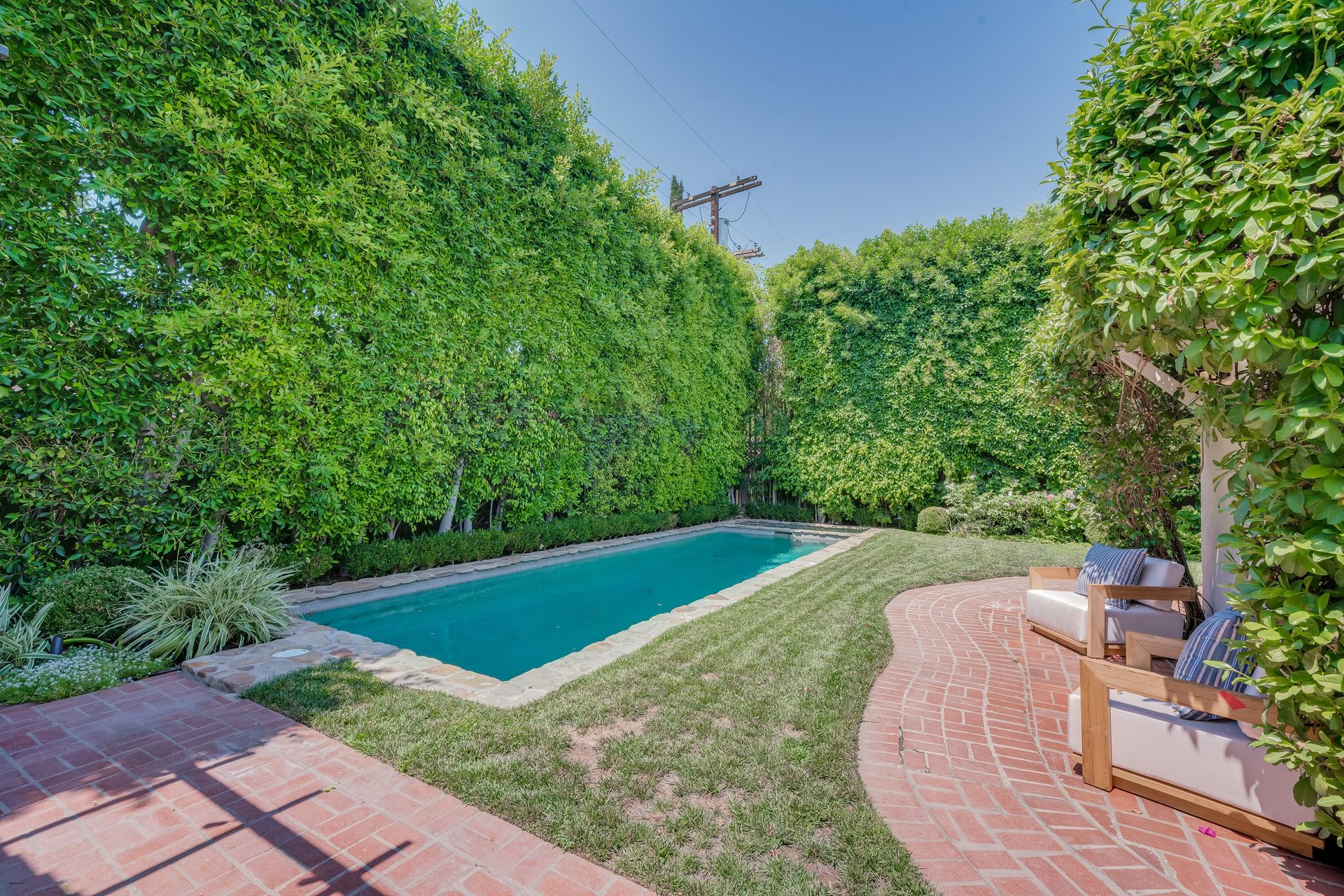 A Hampton's Vibe Traditional Home in Studio City 