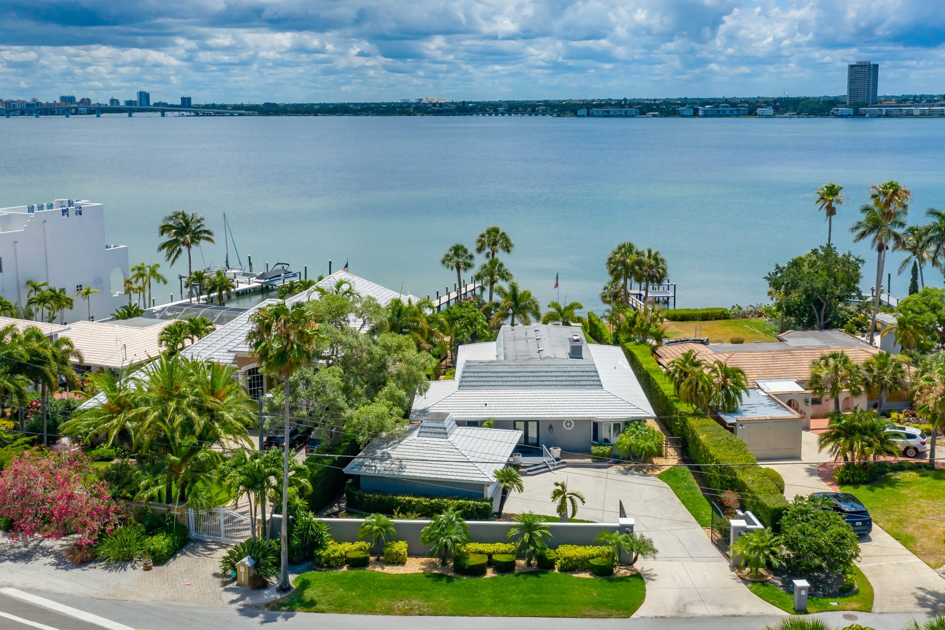 Prestigious Address in Lido Shores