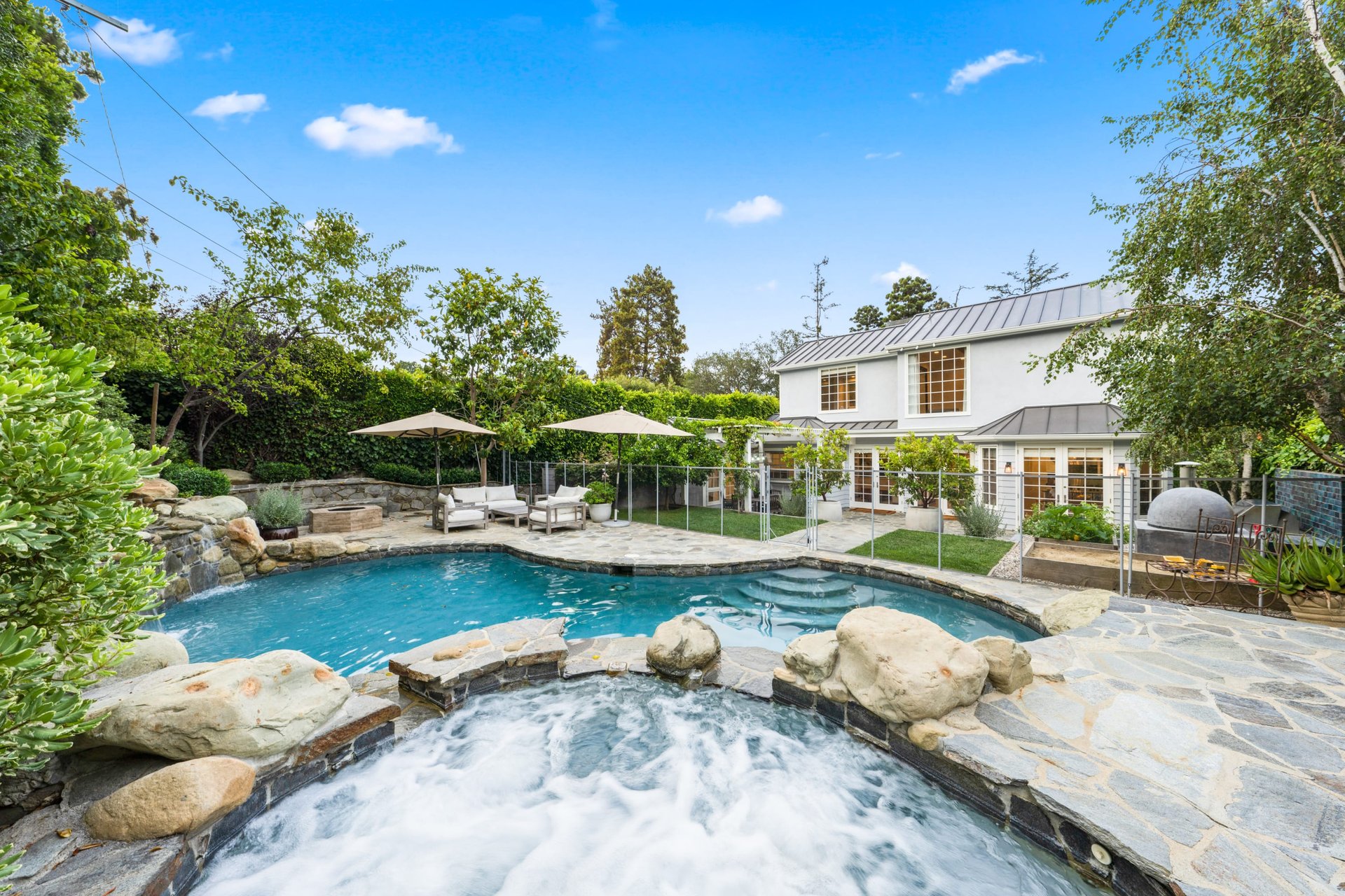 181 N Canyon View Dr, Brentwood