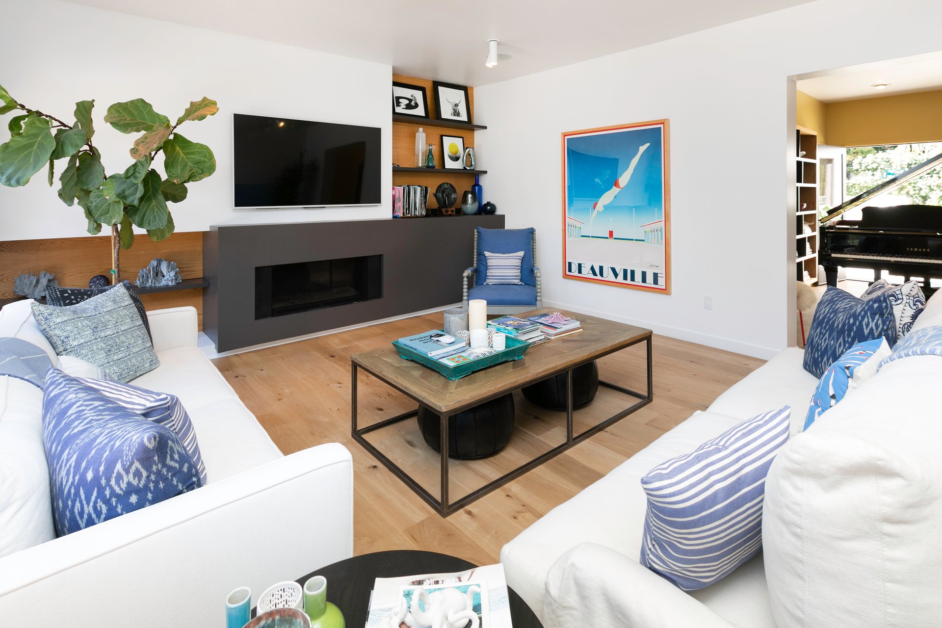 Dazzling Designer Done Furnished Lease in Los Feliz