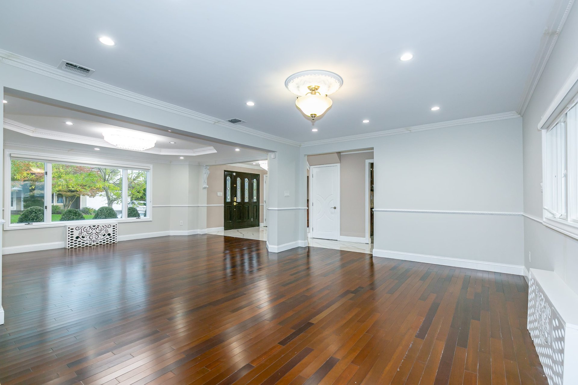 1 W Fern Drive, Jericho