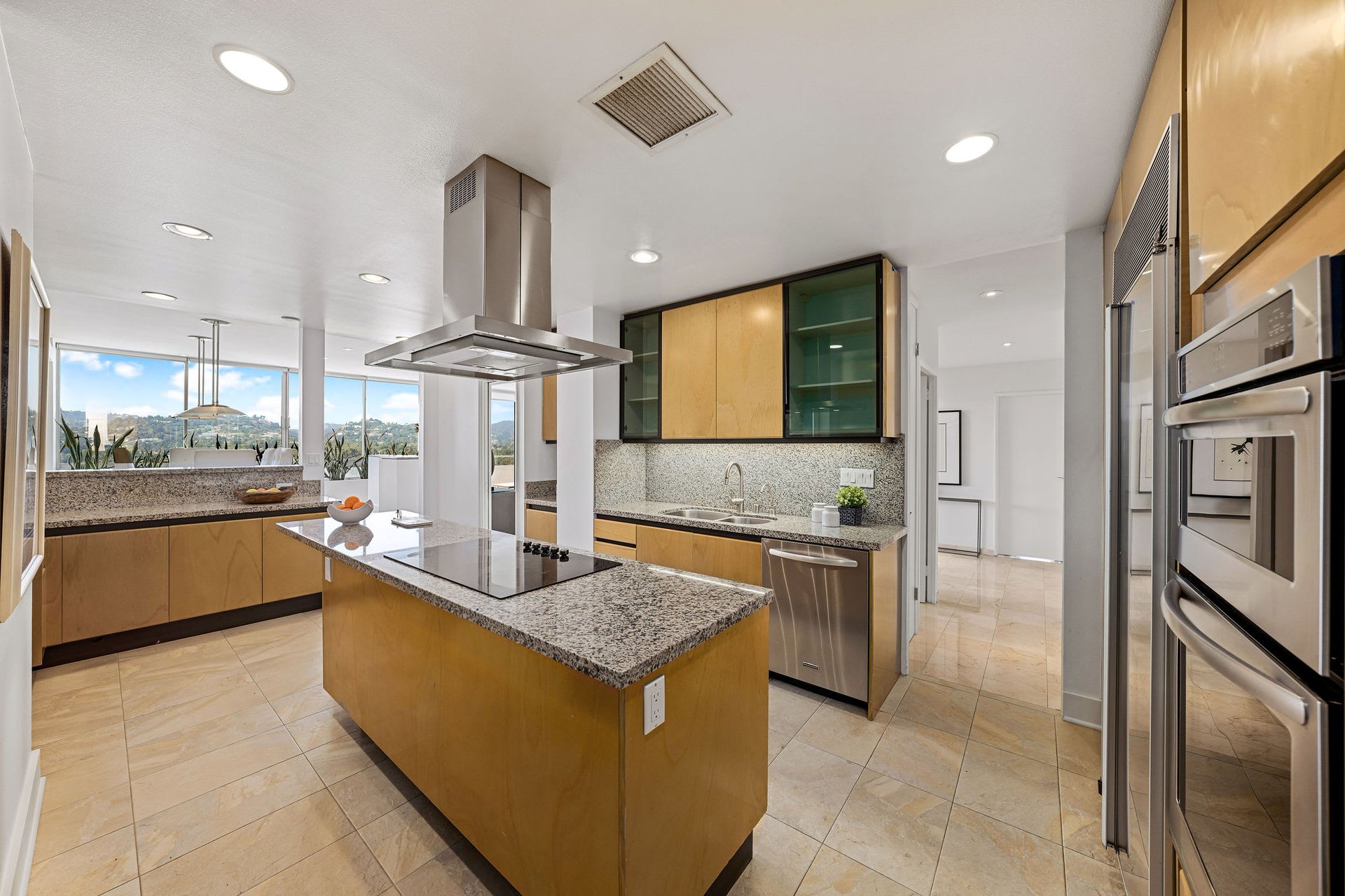 The Comstock #PHA, Wilshire Corridor