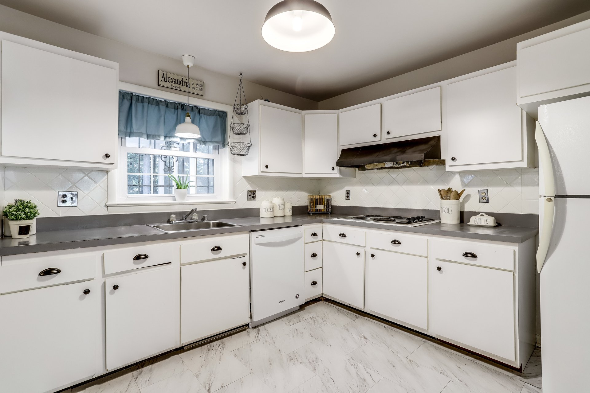 8025 Candlewood