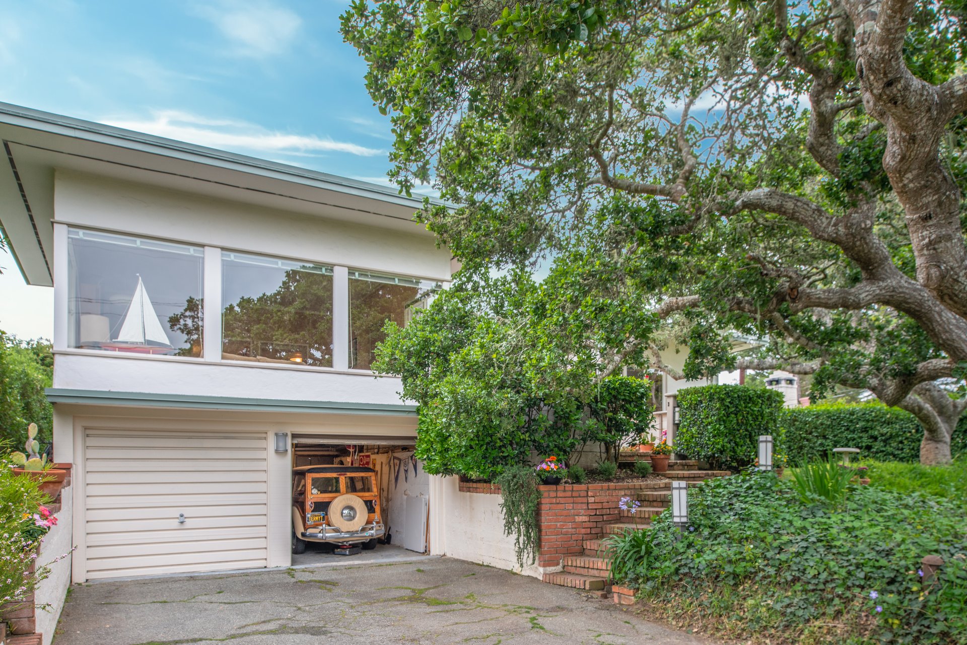 5th Avenue 2NE Perry Newberry Way