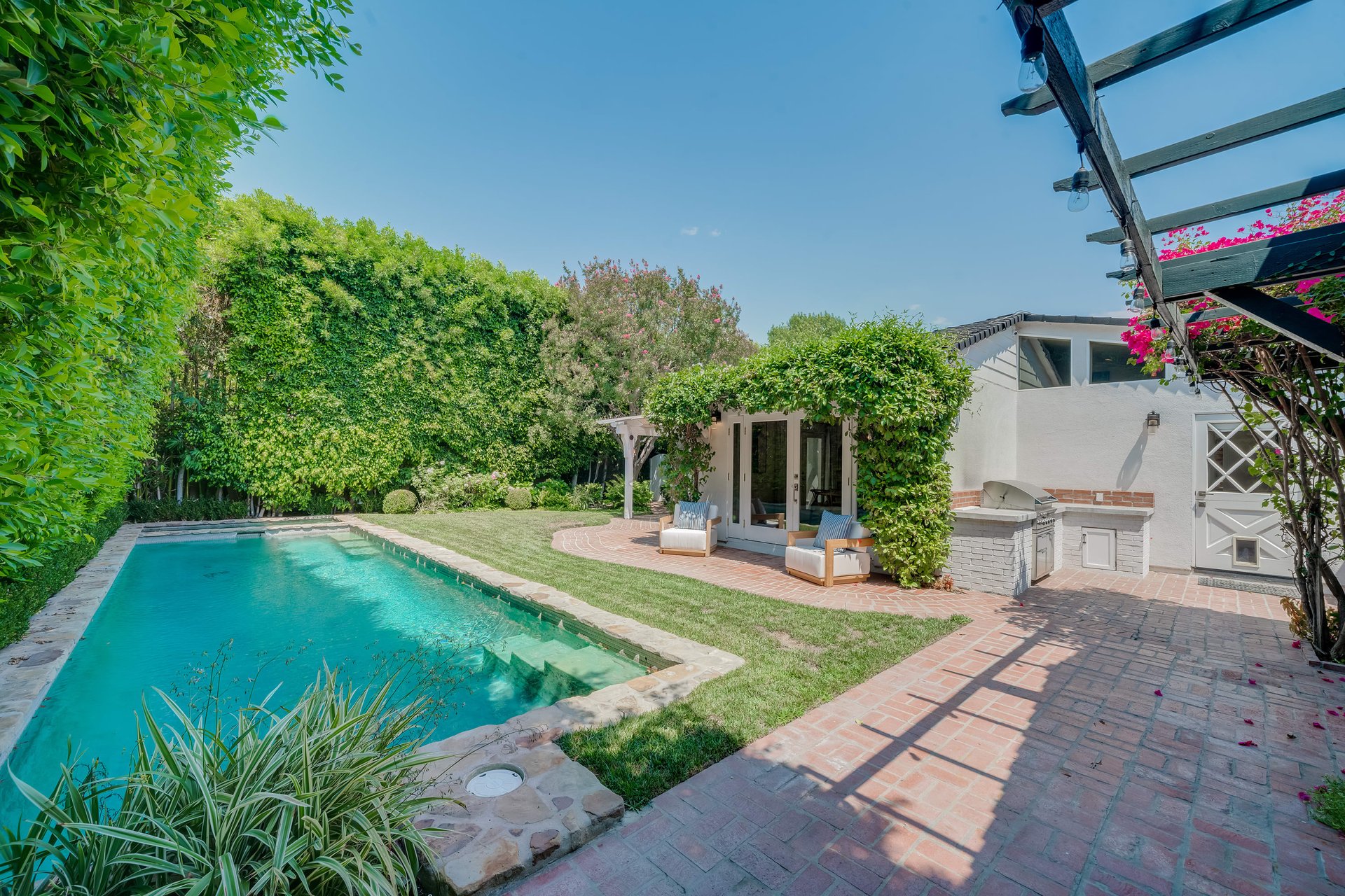 A Hampton's Vibe Traditional Home in Studio City 