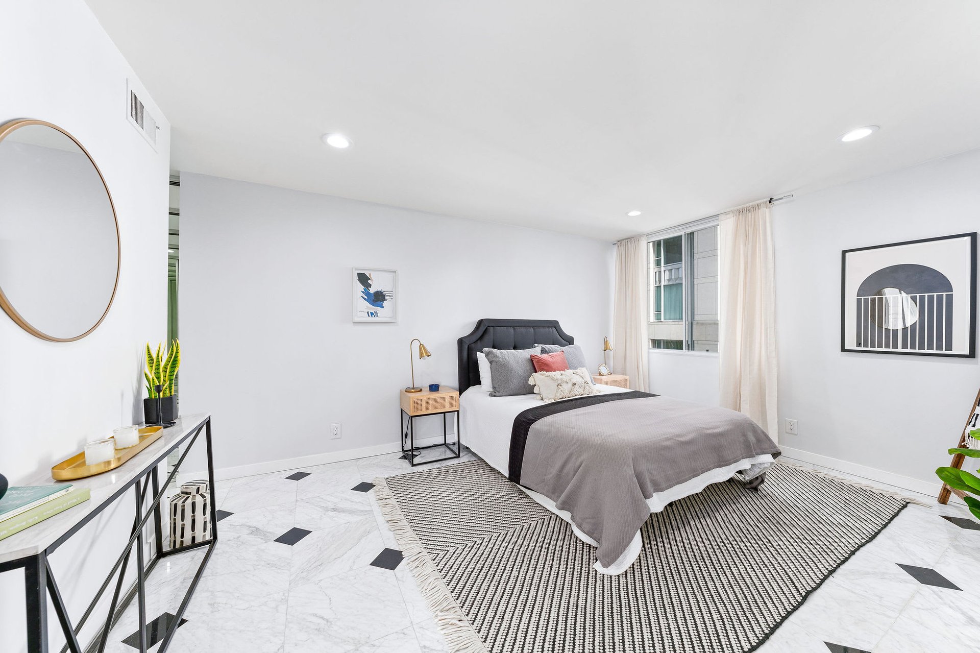 Wilshire Selby East #602, Wilshire Corridor