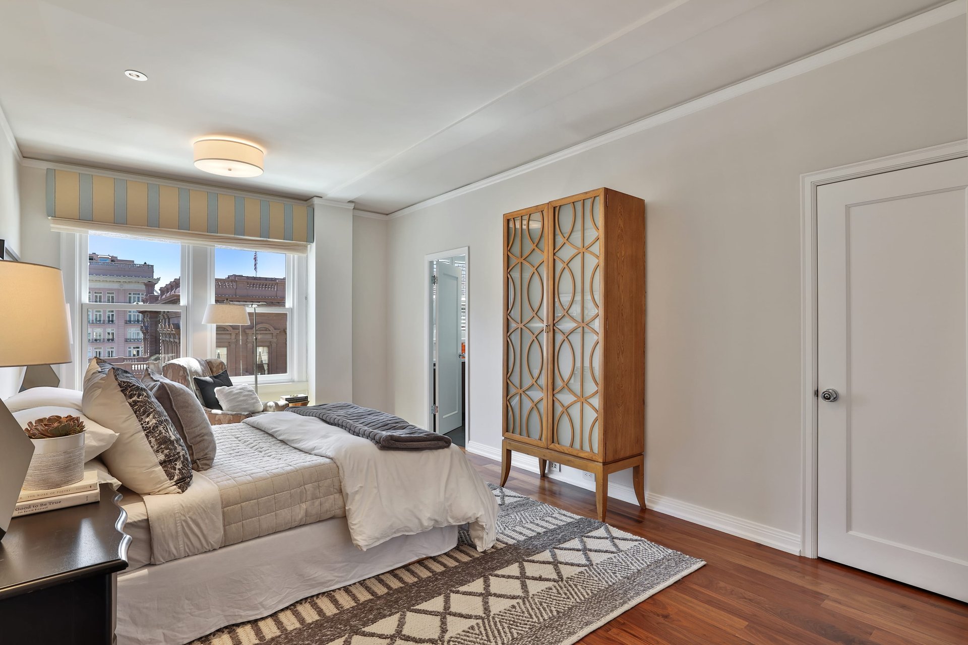 1100 Sacramento St #504