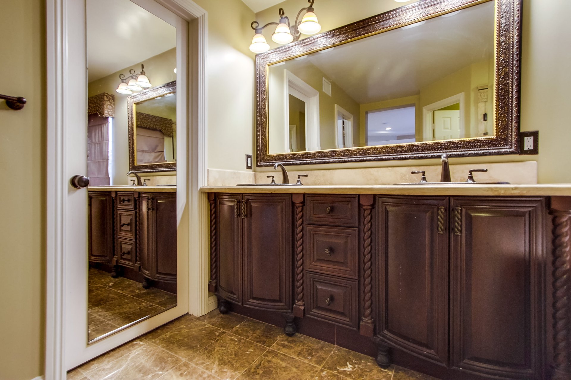 4229 Calle Isabelino