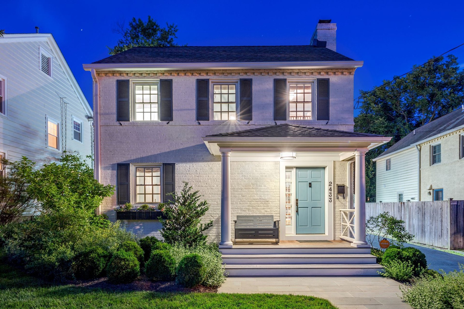 2433 Davis Ave