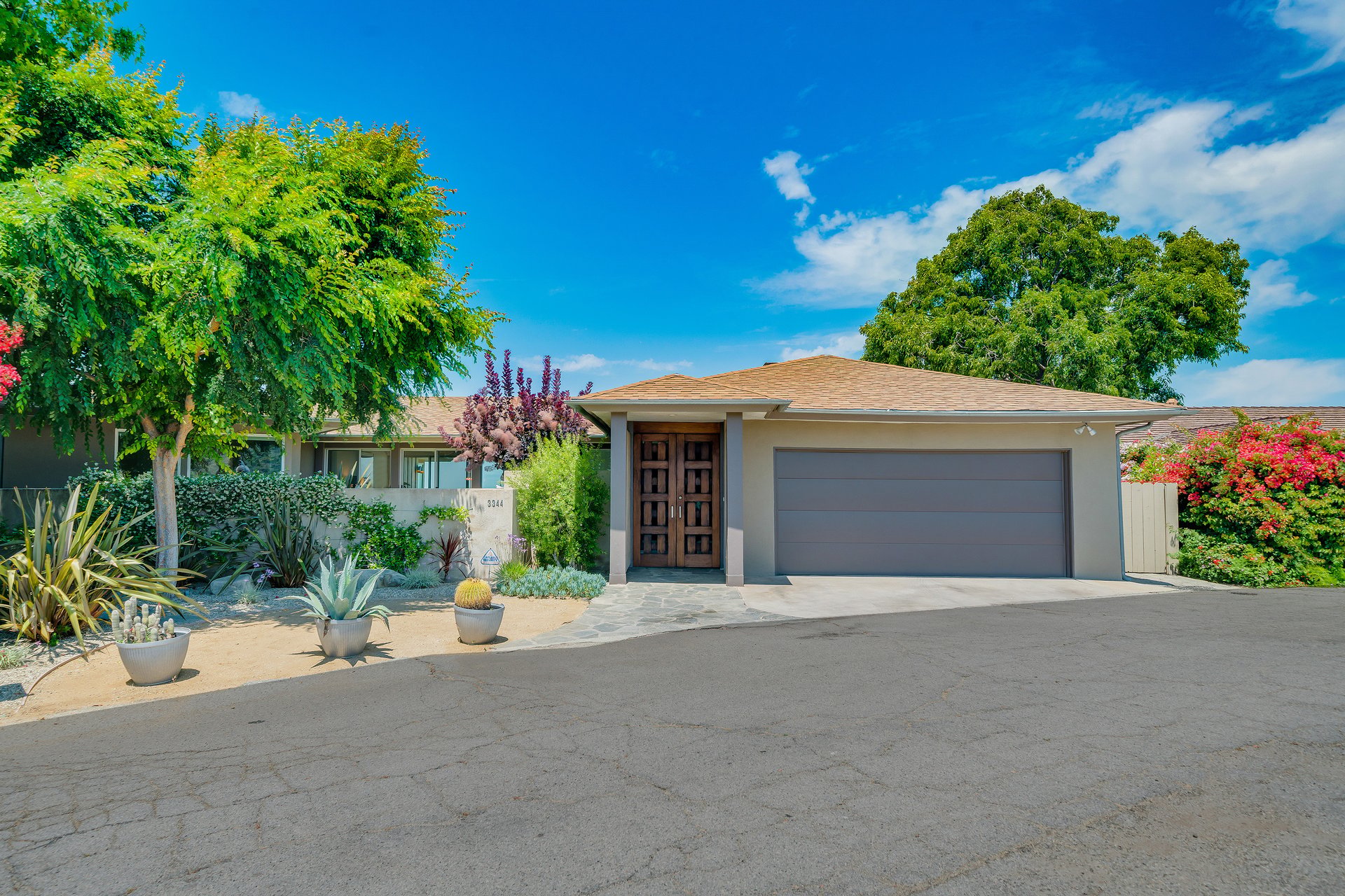 3344 Wonder View Dr.