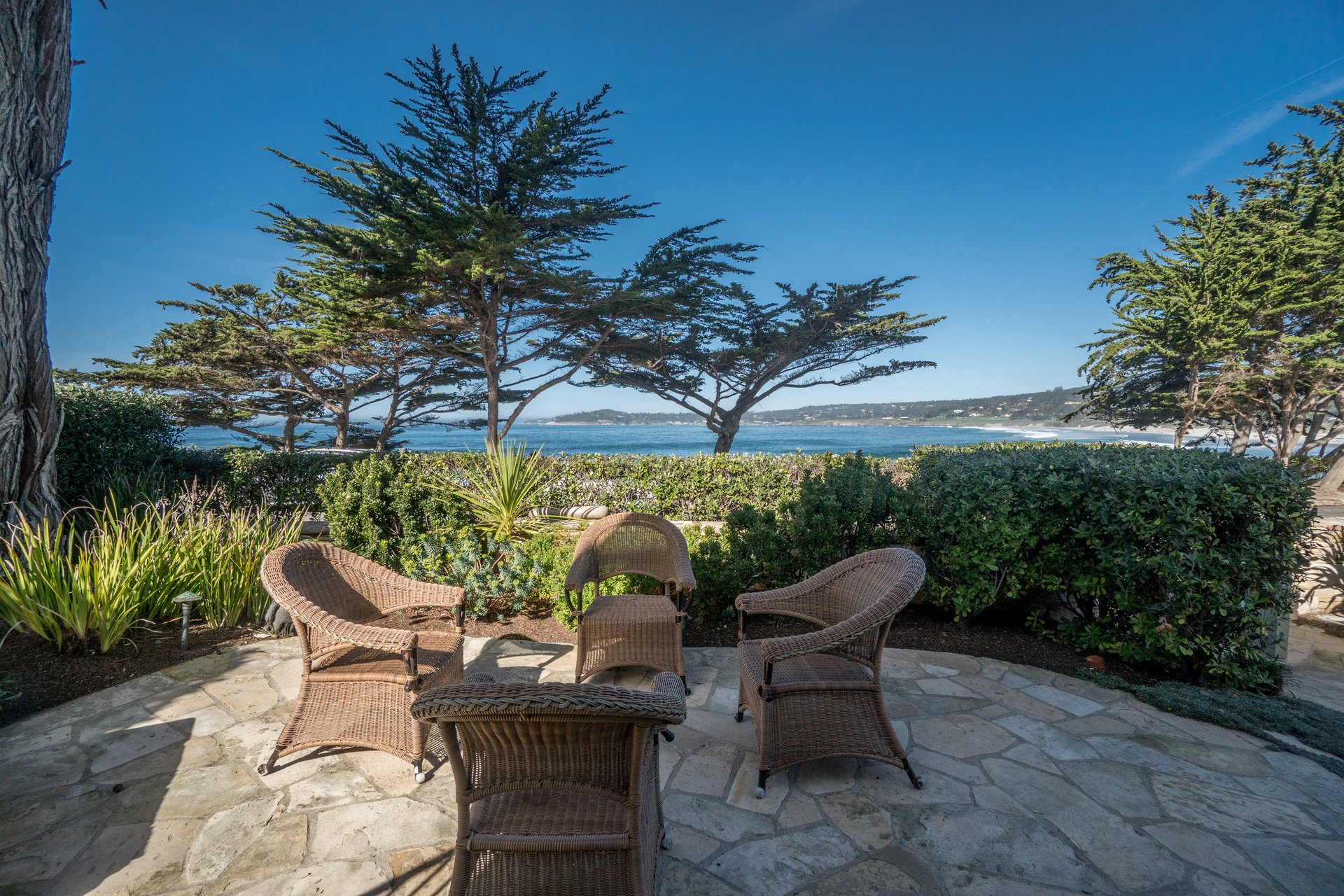 26077 Scenic Rd