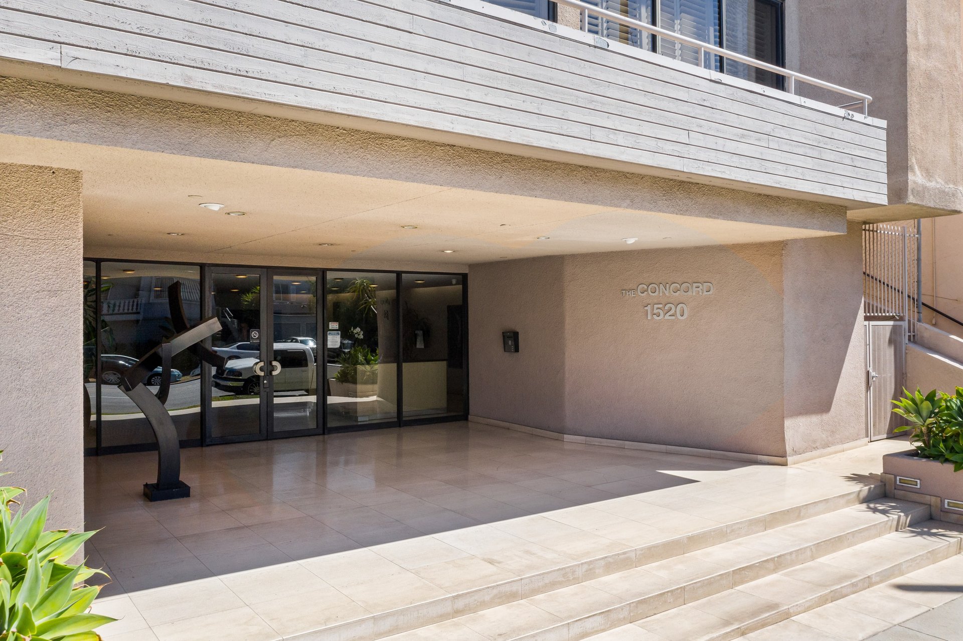 1520 S Beverly Glen Blvd #301, Westwood