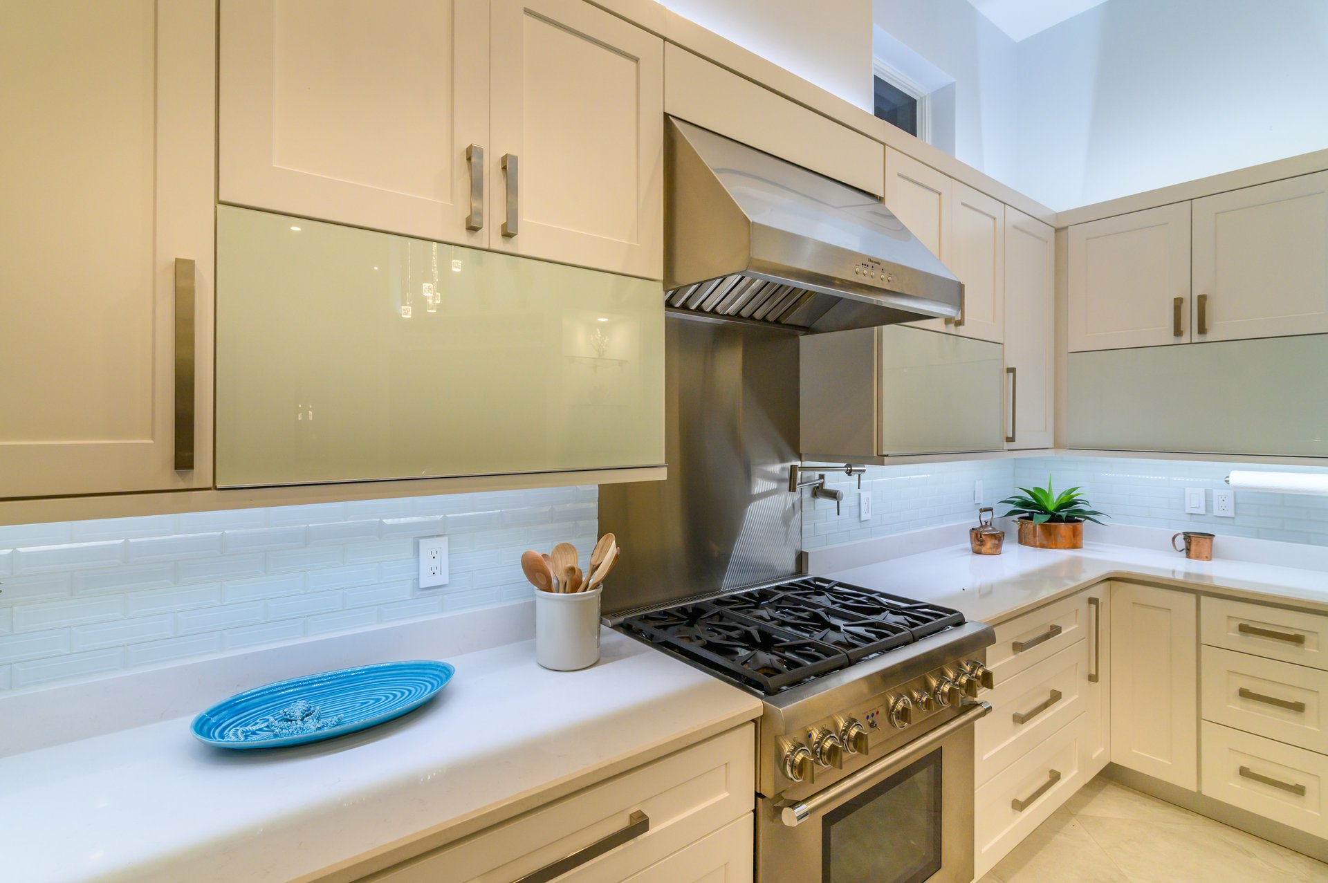 500 Ketch Lane, Country Club Shores, Longboat Key