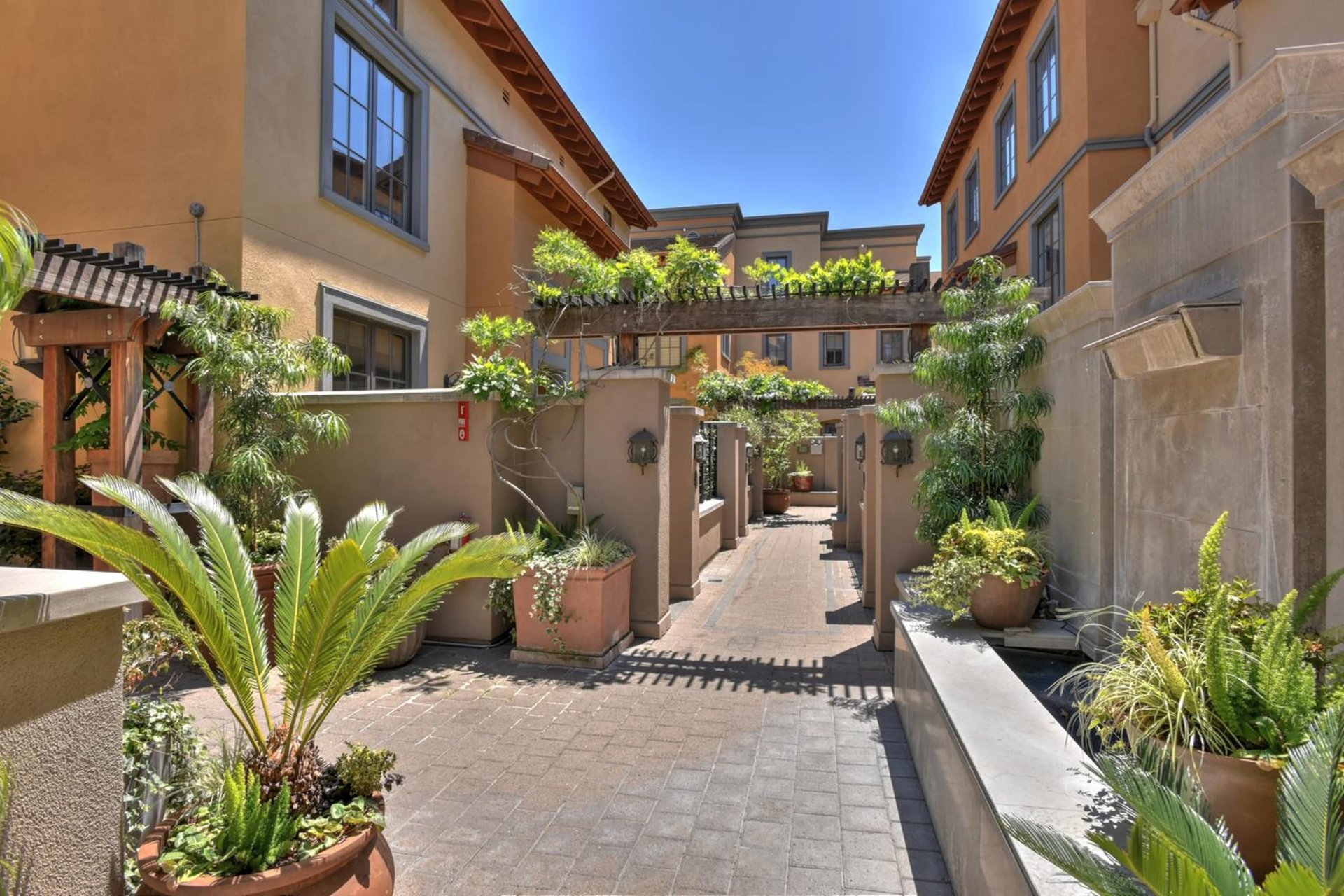 Santana Row Luxury, San Jose