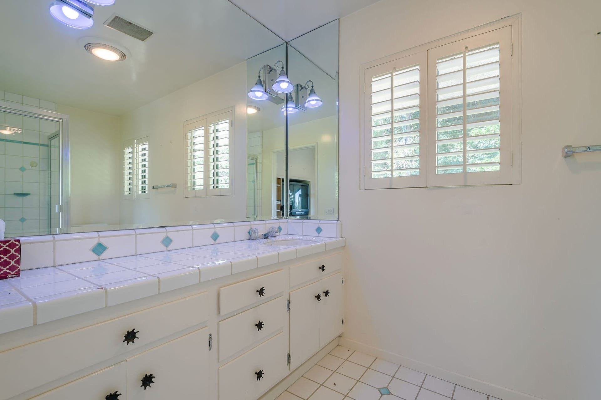 9545 Hidden Valley Rd, Hidden Valley Colony