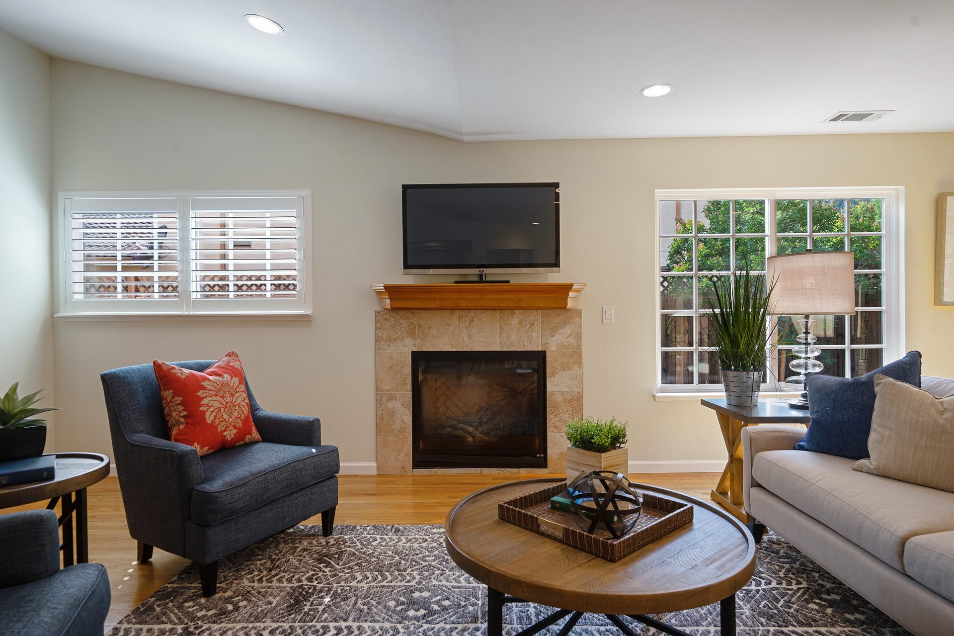 3731 Fairlands Dr