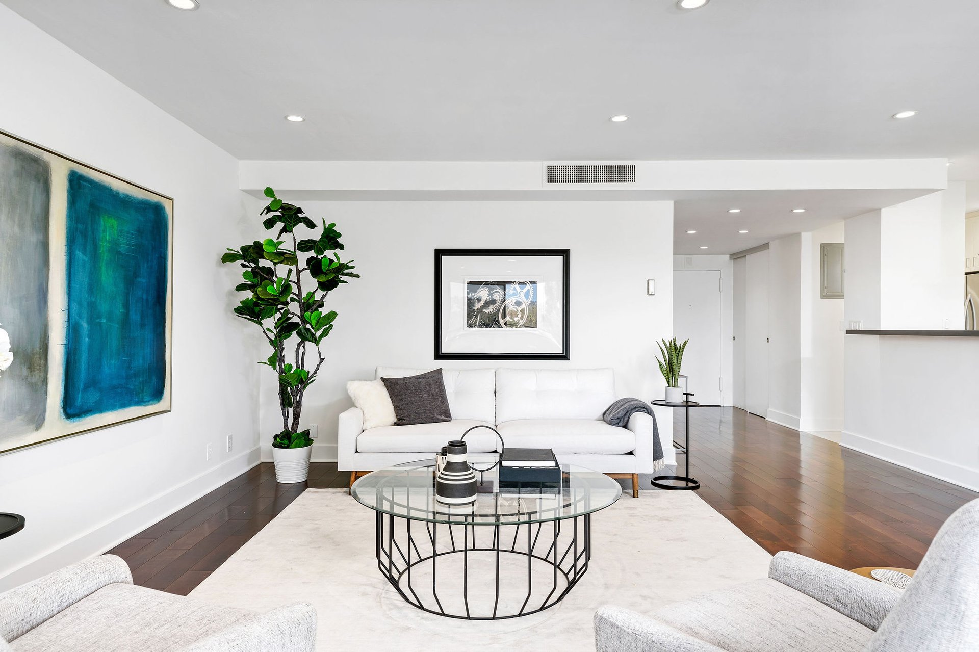 The Comstock #8A, Wilshire Corridor