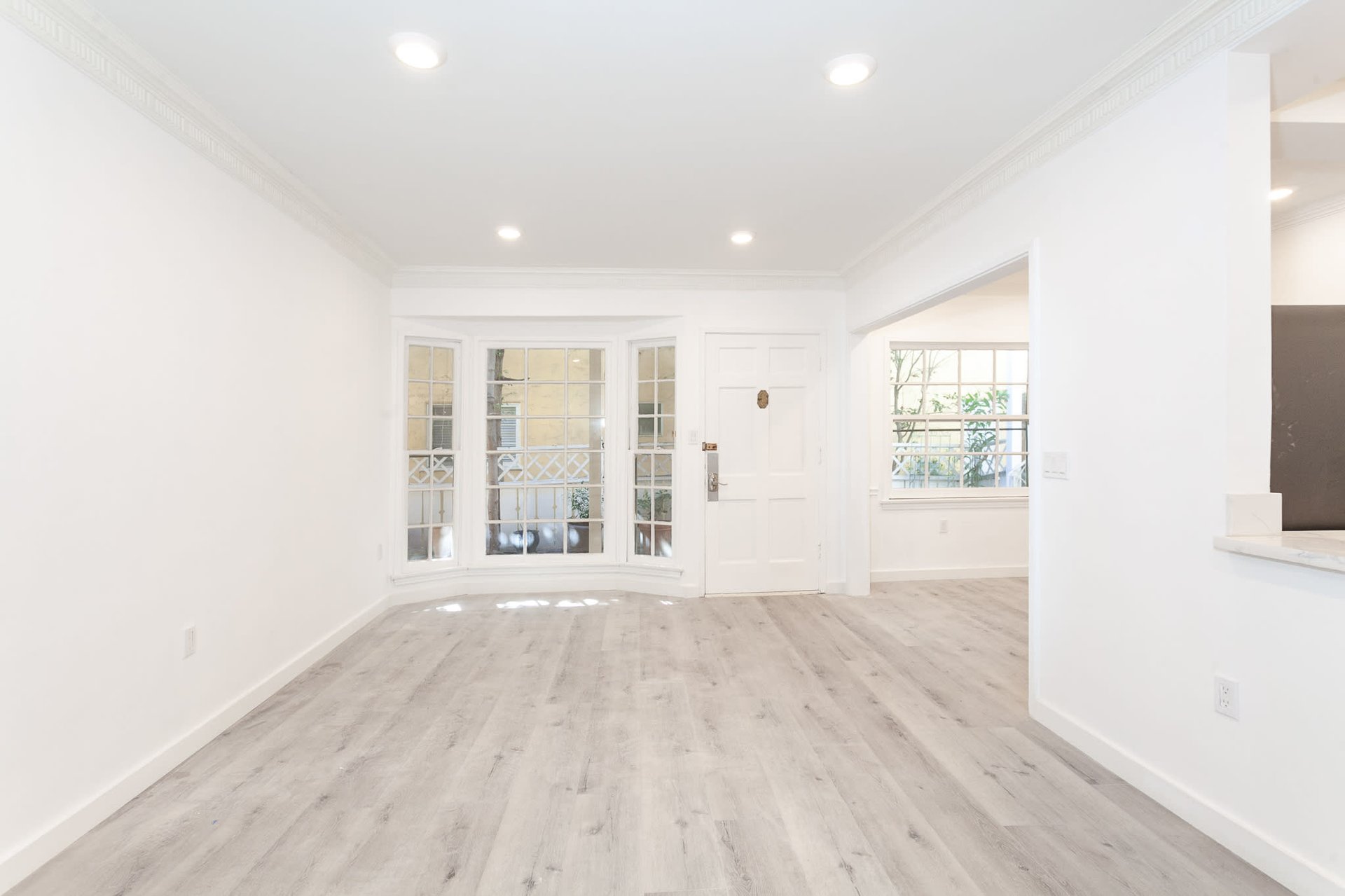 1 Bed + 1 Bath in Beverly Hills