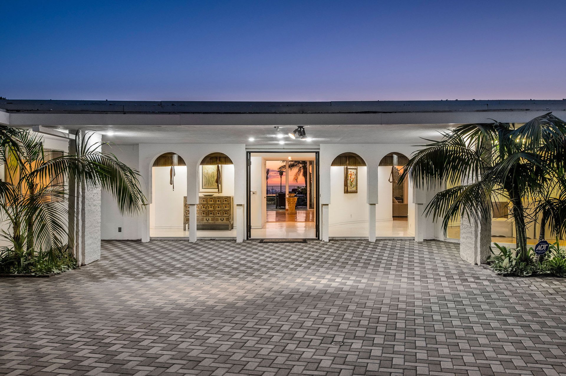 LEASED | 450 Trousdale Place
